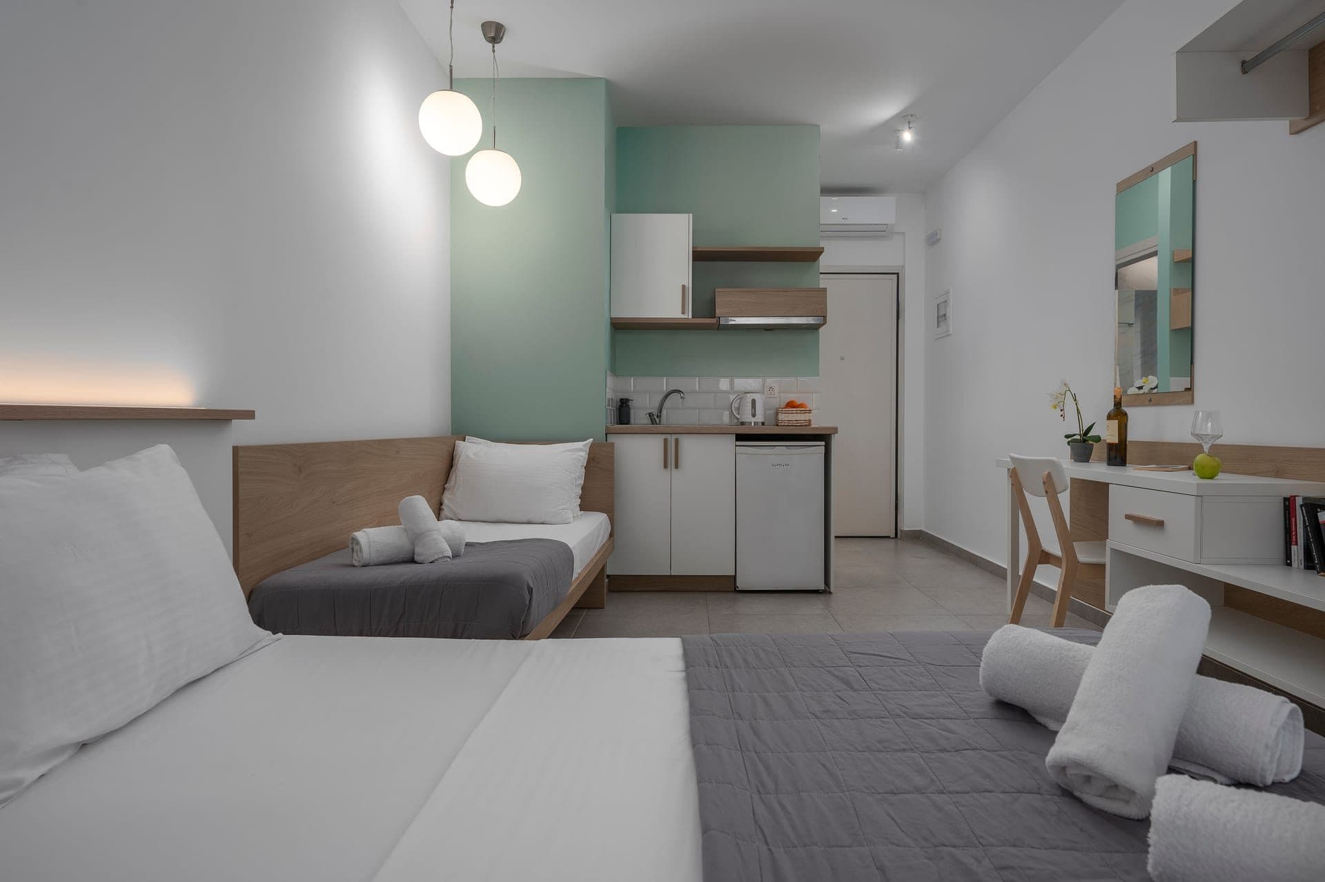 Ground Floor Comfort Room, Pallini – photo 2 of 5
