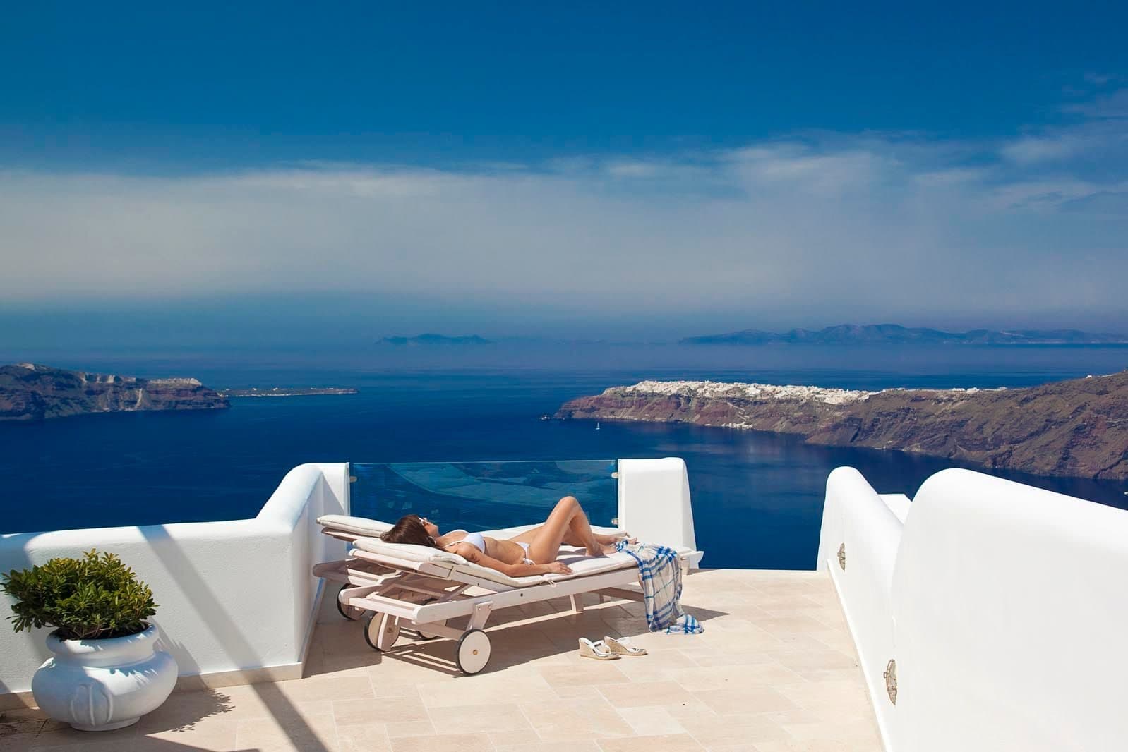 Lagoon | Indoor Jacuzzi Suite, Imerovigli – photo 2 of 15