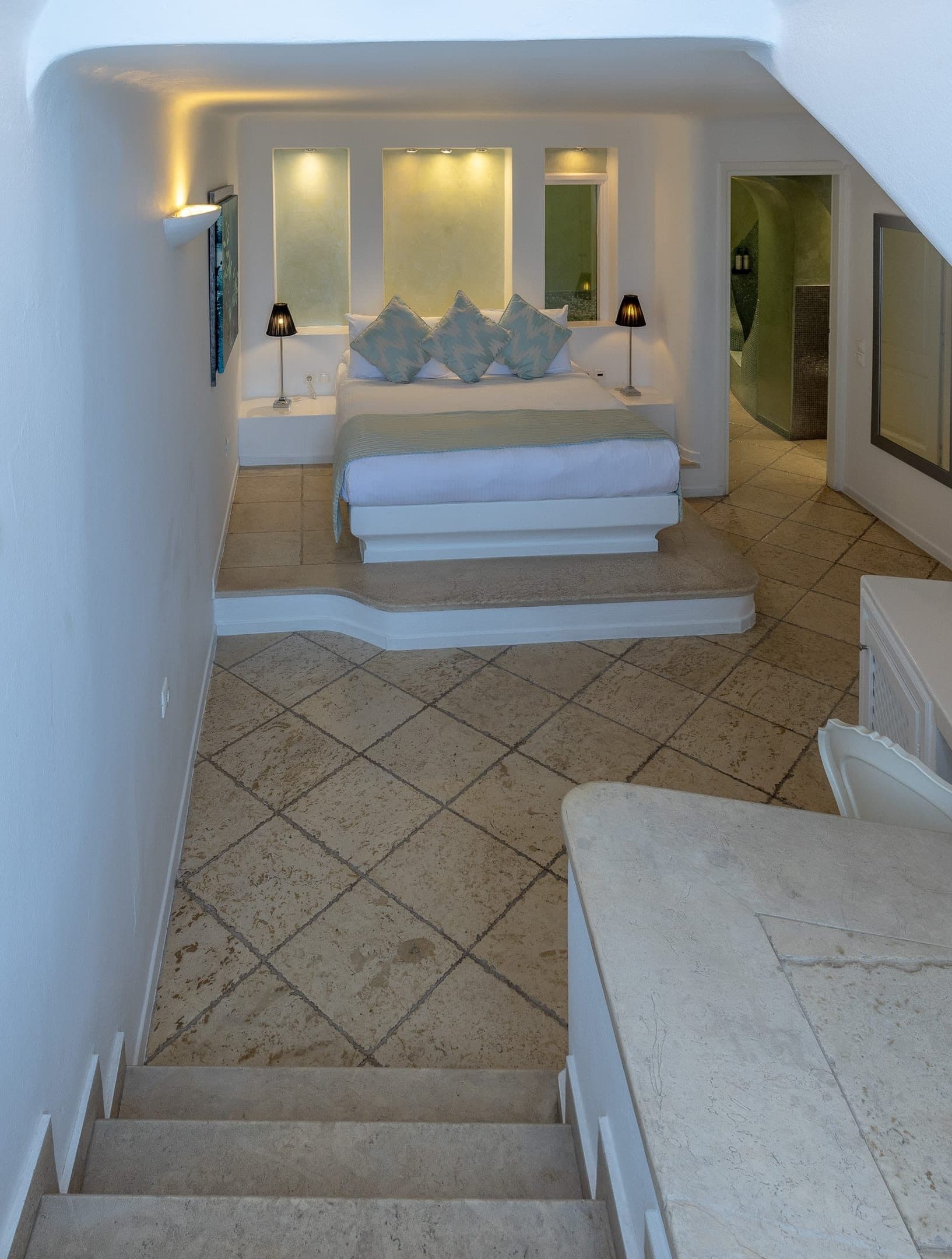 Lagoon | Indoor Jacuzzi Suite, Imerovigli – photo 8 of 15