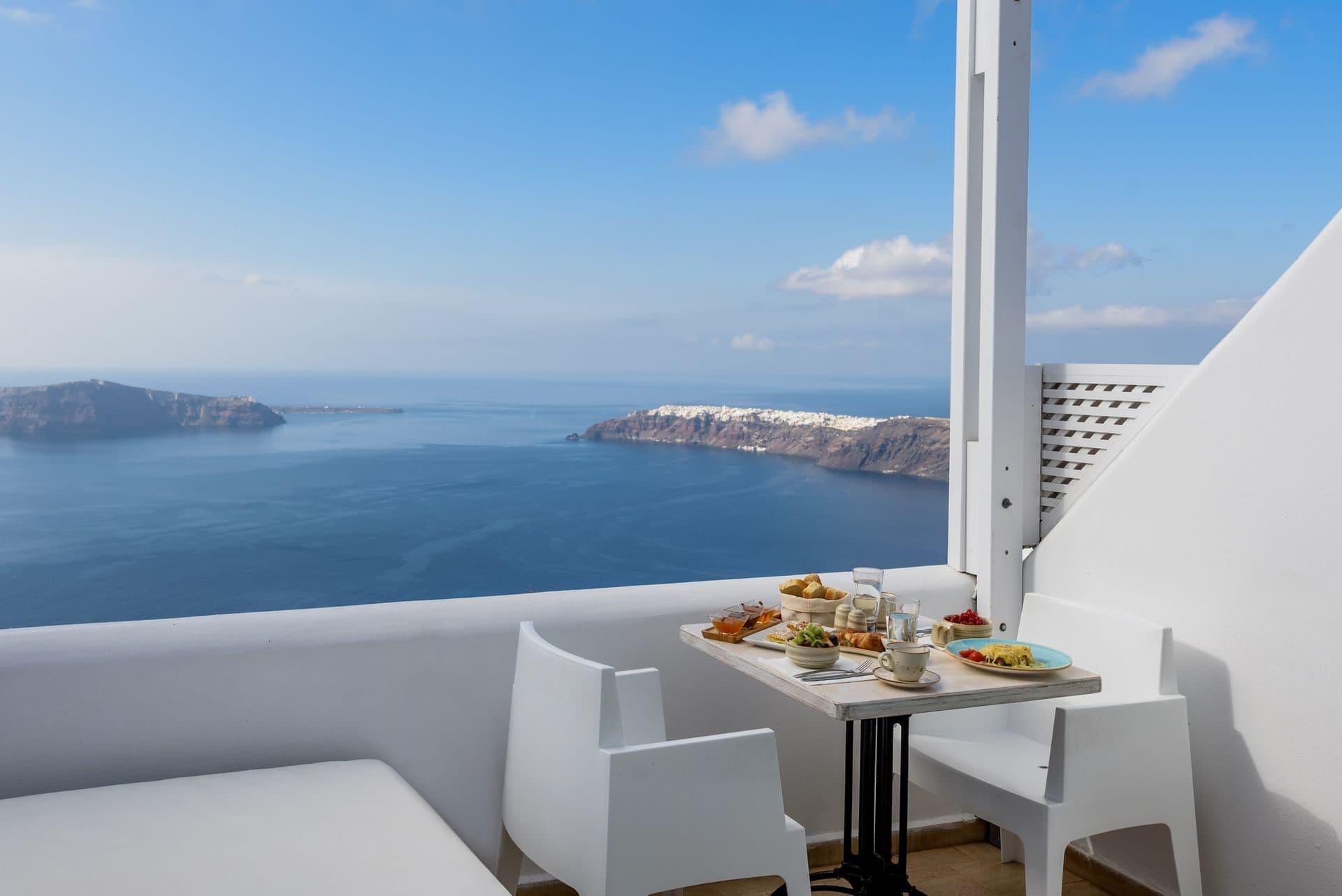 Moonlit | Outdoor Jacuzzi Suite, Imerovigli – photo 8 of 14