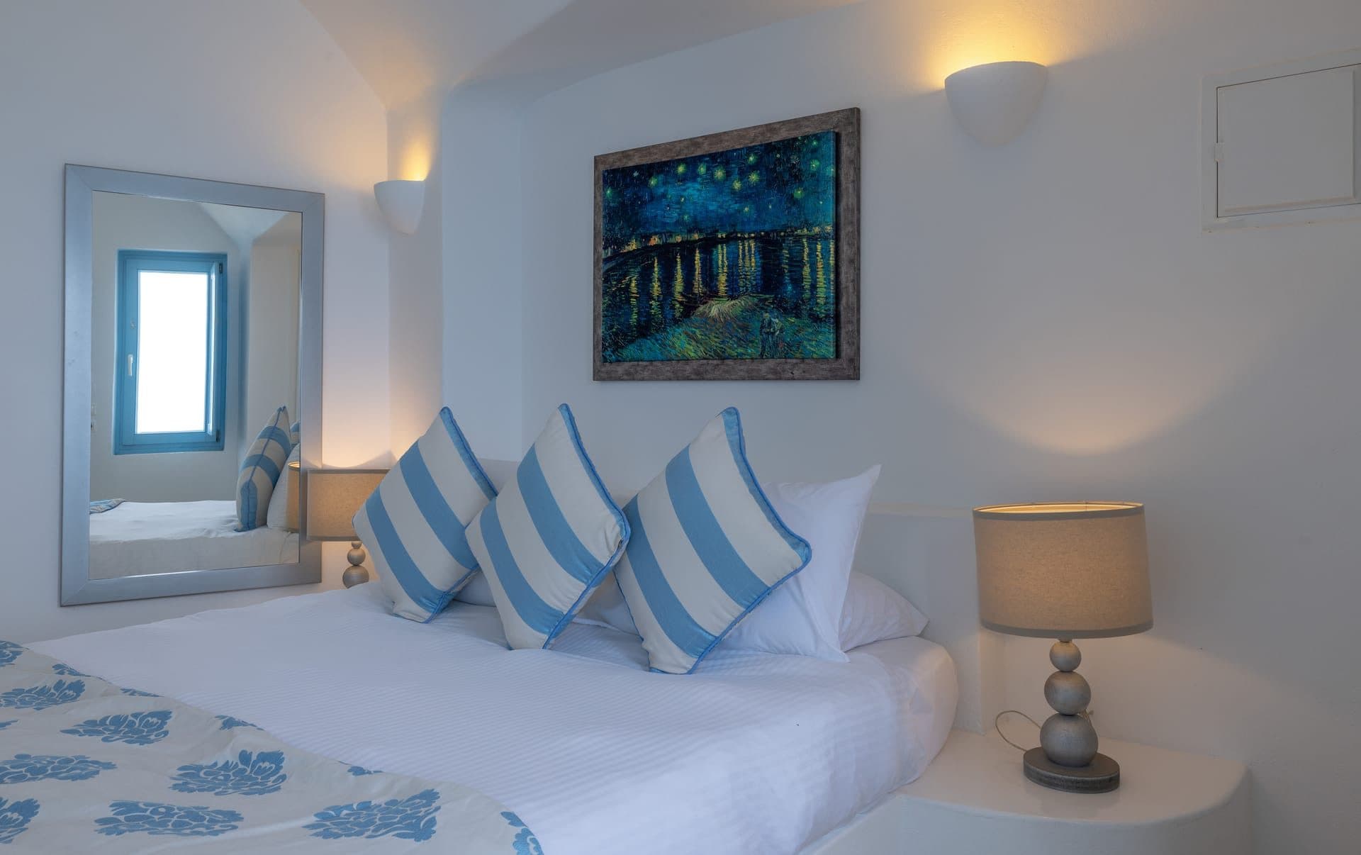 Moonlit | Outdoor Jacuzzi Suite, Imerovigli – photo 10 of 14