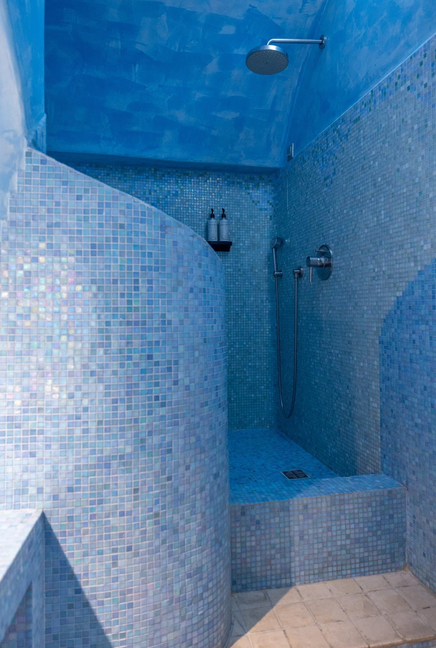 Moonlit | Outdoor Jacuzzi Suite, Imerovigli – photo 13 of 14
