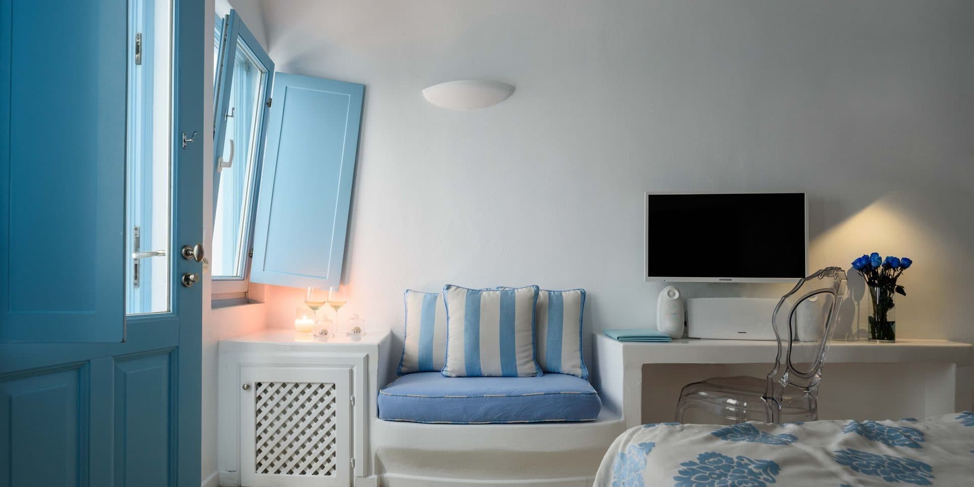 Moonlit | Outdoor Jacuzzi Suite, Imerovigli – photo 5 of 14