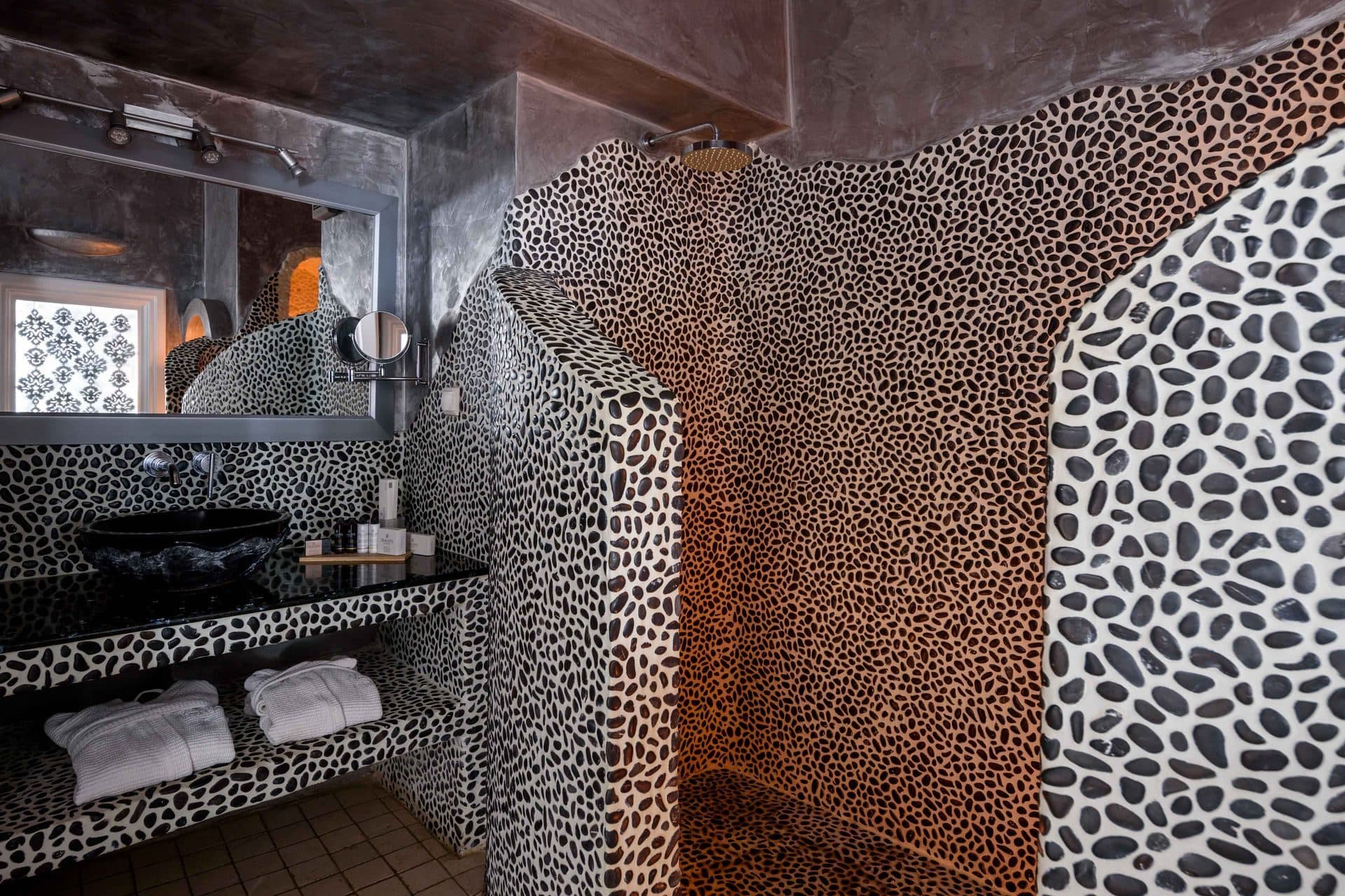 Harmony | Outdoor Jacuzzi Suite, Imerovigli – photo 2 of 28