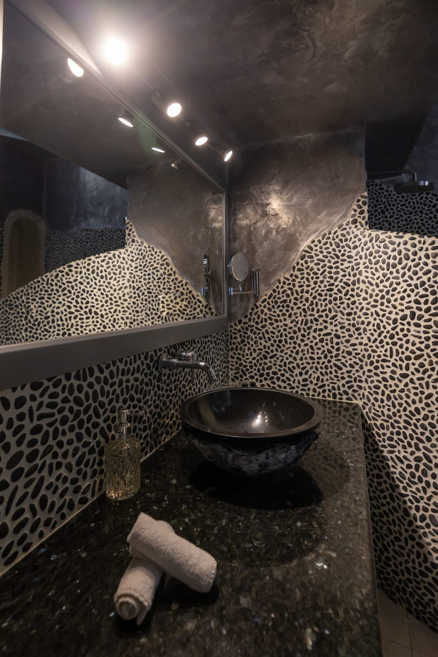 Harmony | Outdoor Jacuzzi Suite, Imerovigli – photo 21 of 28
