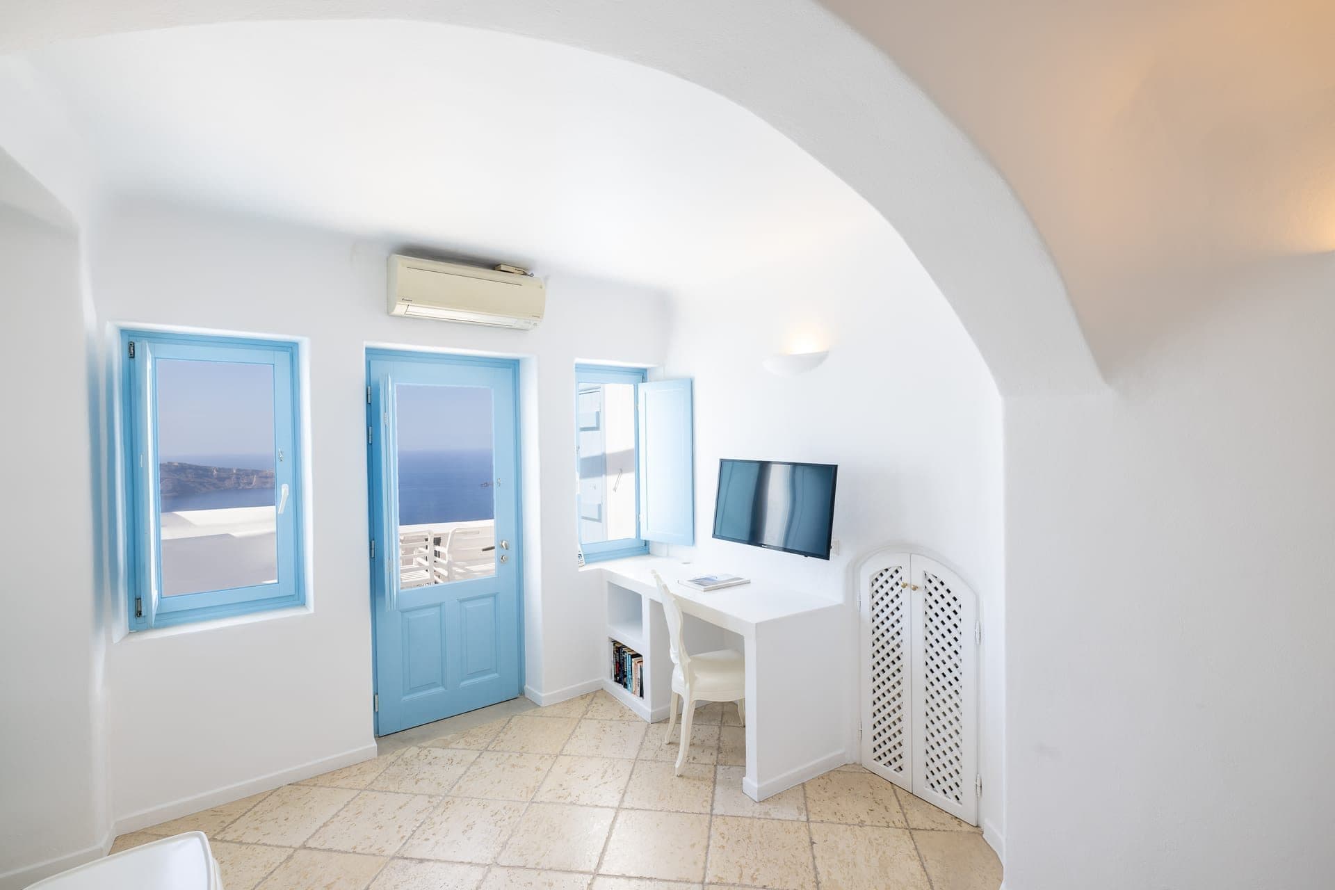 Heaven | Outdoor Jacuzzi Suite, Imerovigli – photo 23 of 30