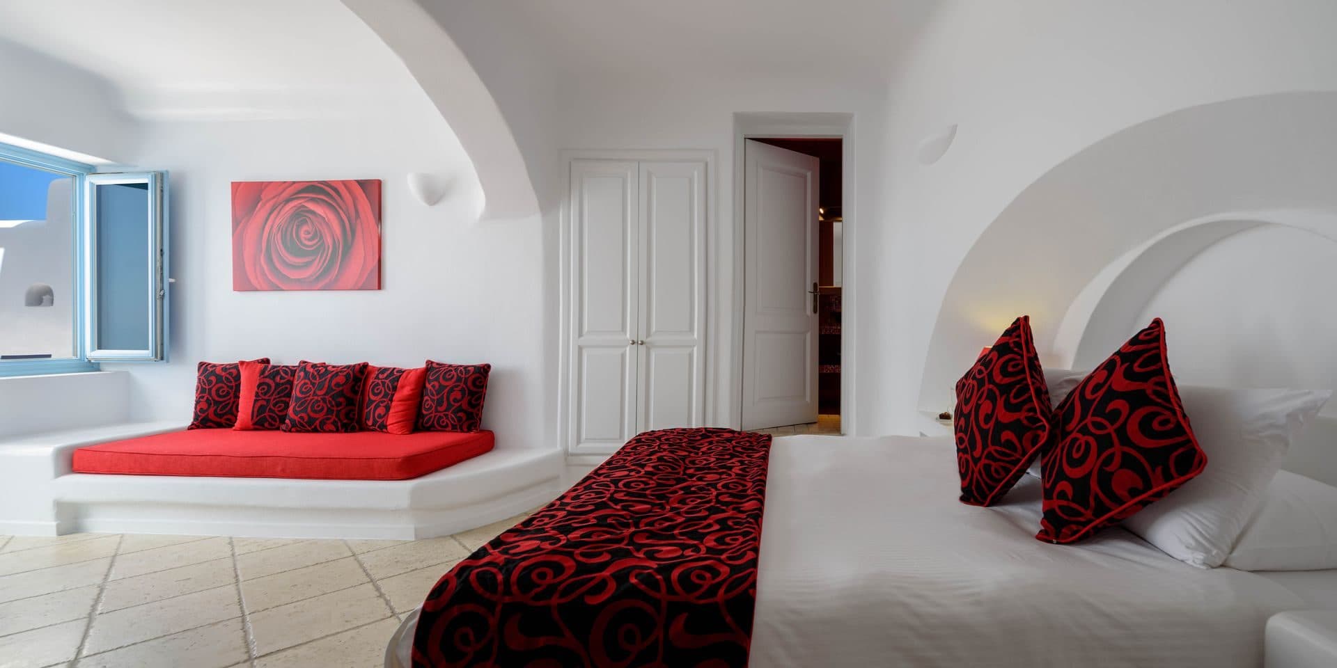 Siren | Outdoor Jacuzzi Suite, Imerovigli – photo 2 of 30