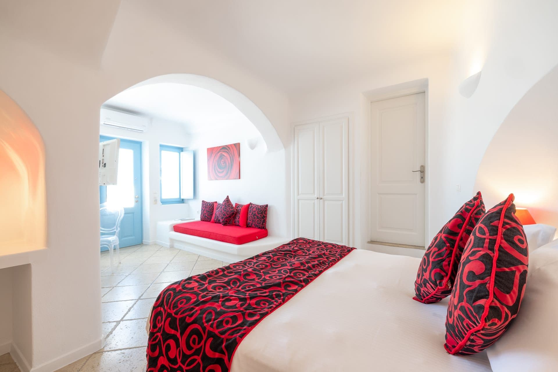Siren | Outdoor Jacuzzi Suite, Imerovigli – photo 22 of 30