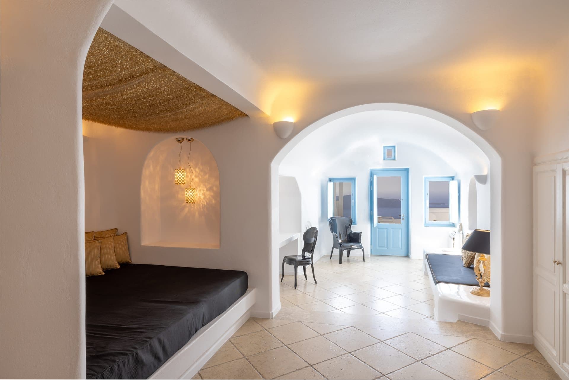 Golden Echo | Outdoor & Indoor Jacuzzi Suite, Imerovigli – photo 37 of 45