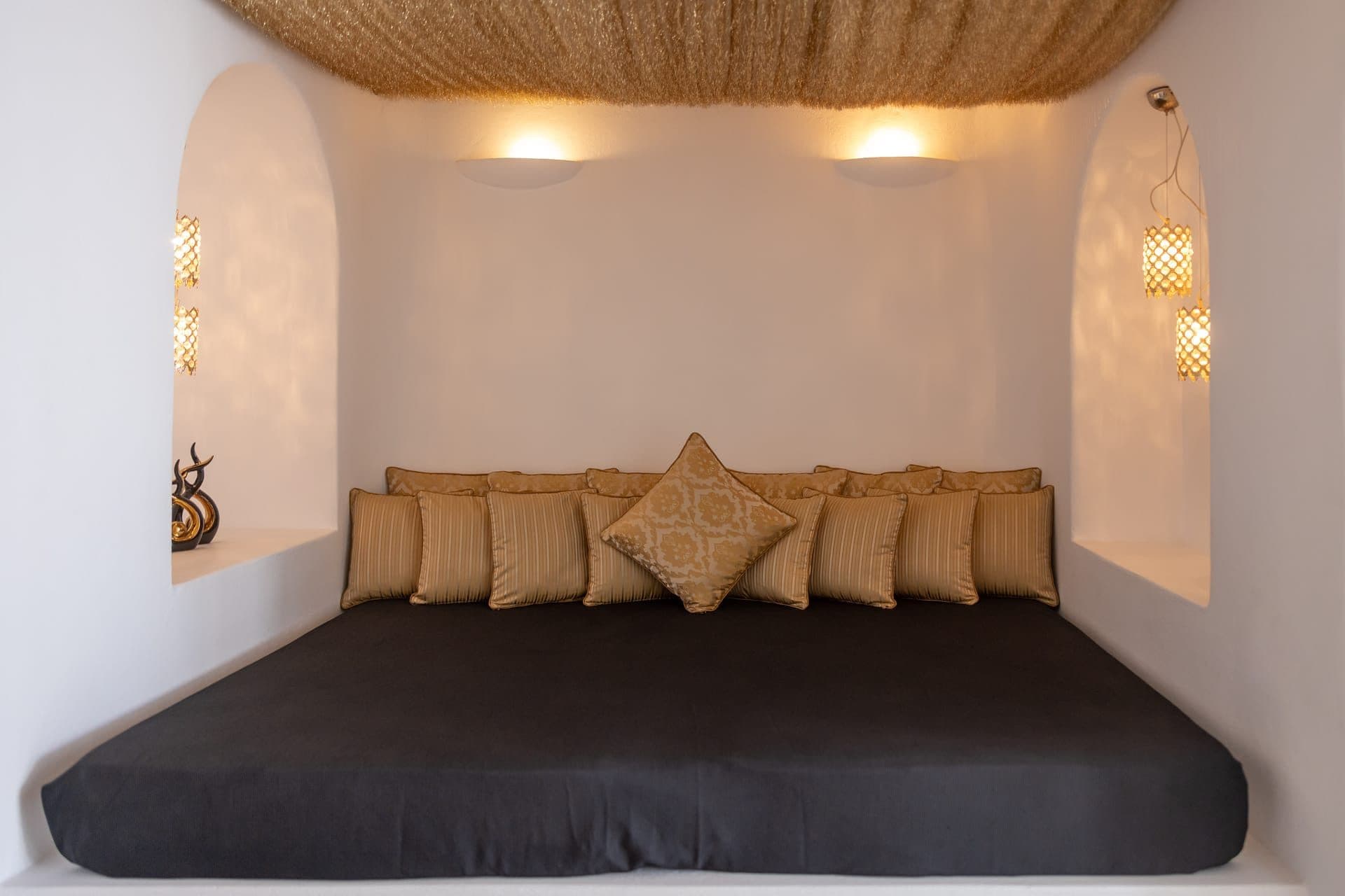Golden Echo | Outdoor & Indoor Jacuzzi Suite, Imerovigli – photo 10 of 45
