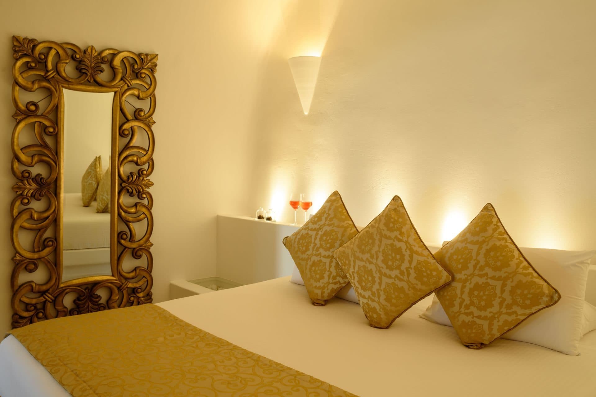 Golden Echo | Outdoor & Indoor Jacuzzi Suite, Imerovigli – photo 6 of 45