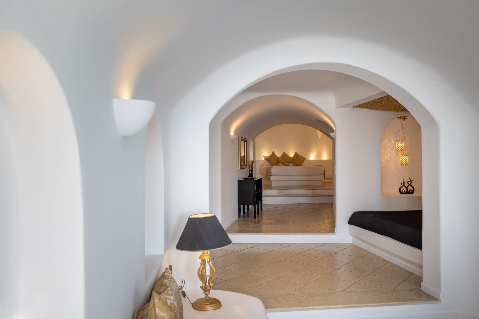 Golden Echo | Outdoor & Indoor Jacuzzi Suite, Imerovigli – photo 43 of 45