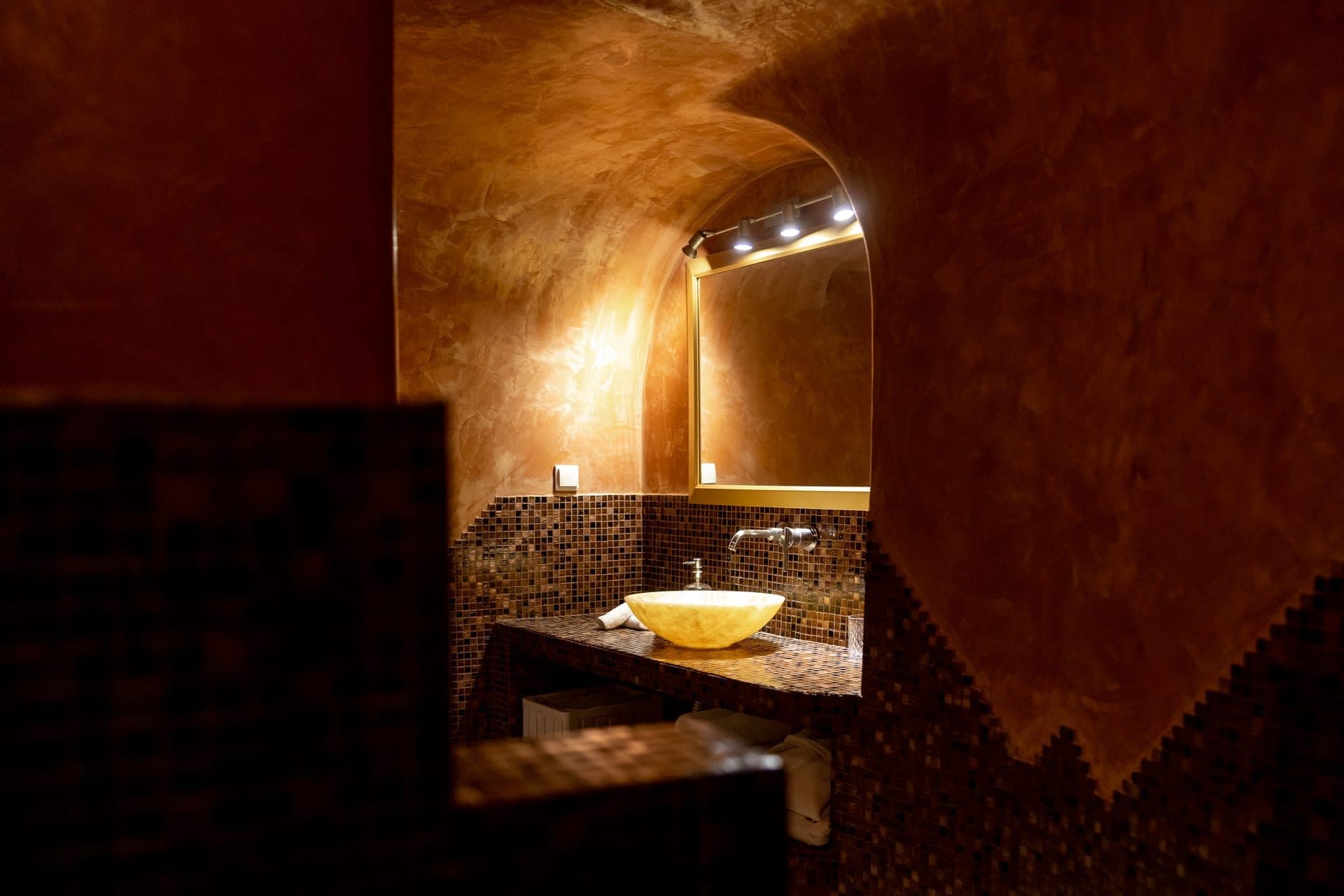 Golden Echo | Outdoor & Indoor Jacuzzi Suite, Imerovigli – photo 26 of 45