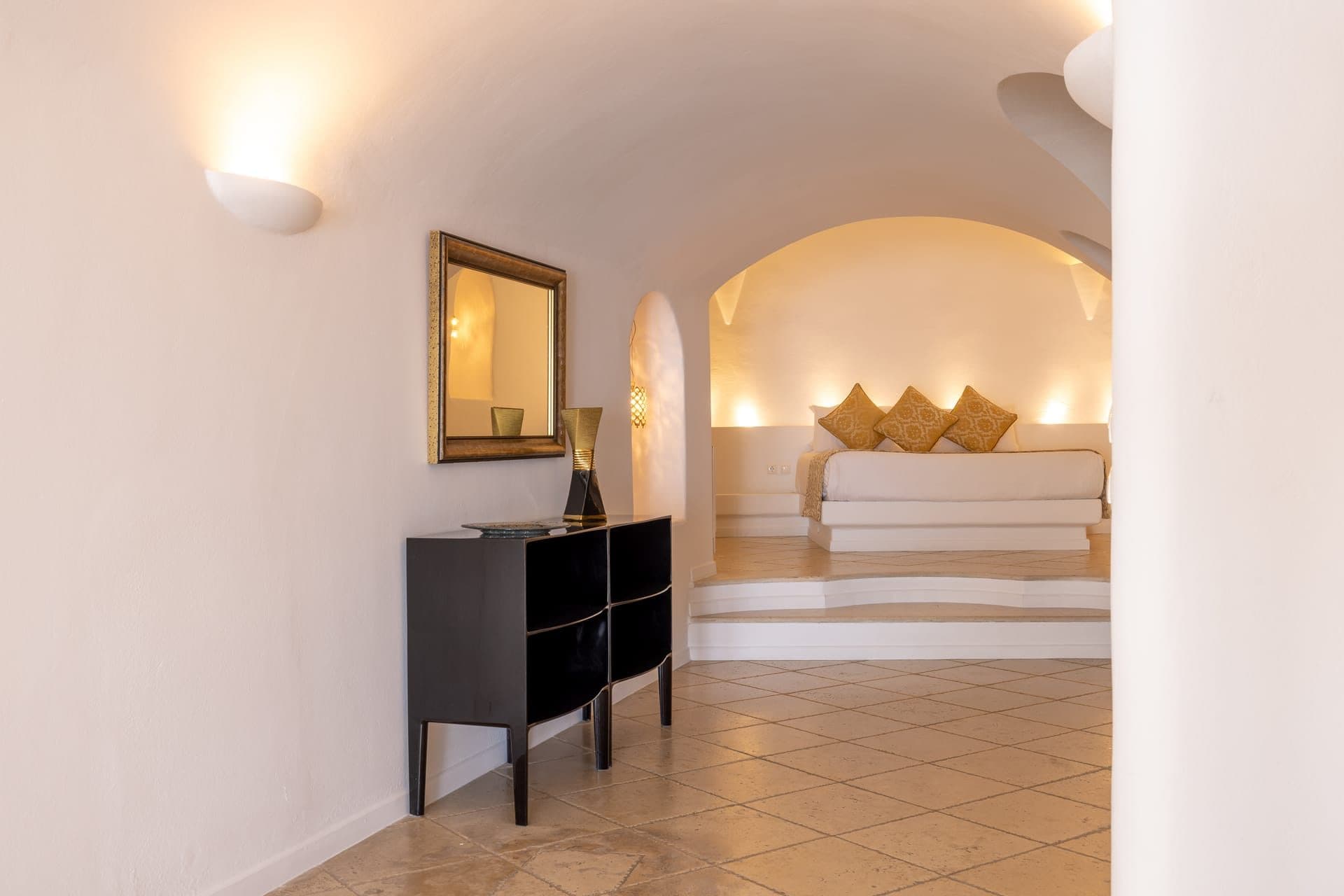 Golden Echo | Outdoor & Indoor Jacuzzi Suite, Imerovigli – photo 28 of 45