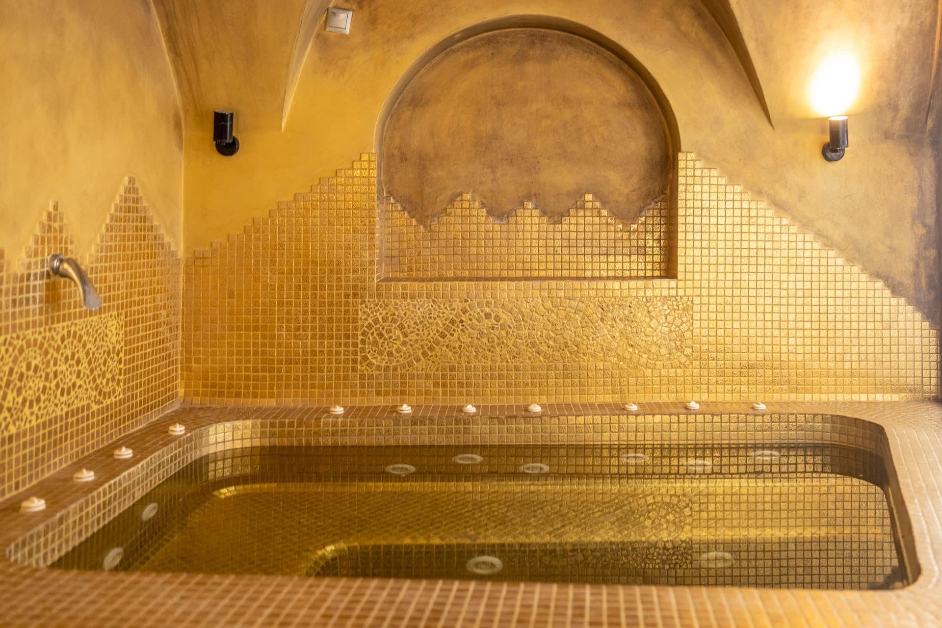 Golden Echo | Outdoor & Indoor Jacuzzi Suite, Imerovigli – photo 18 of 45