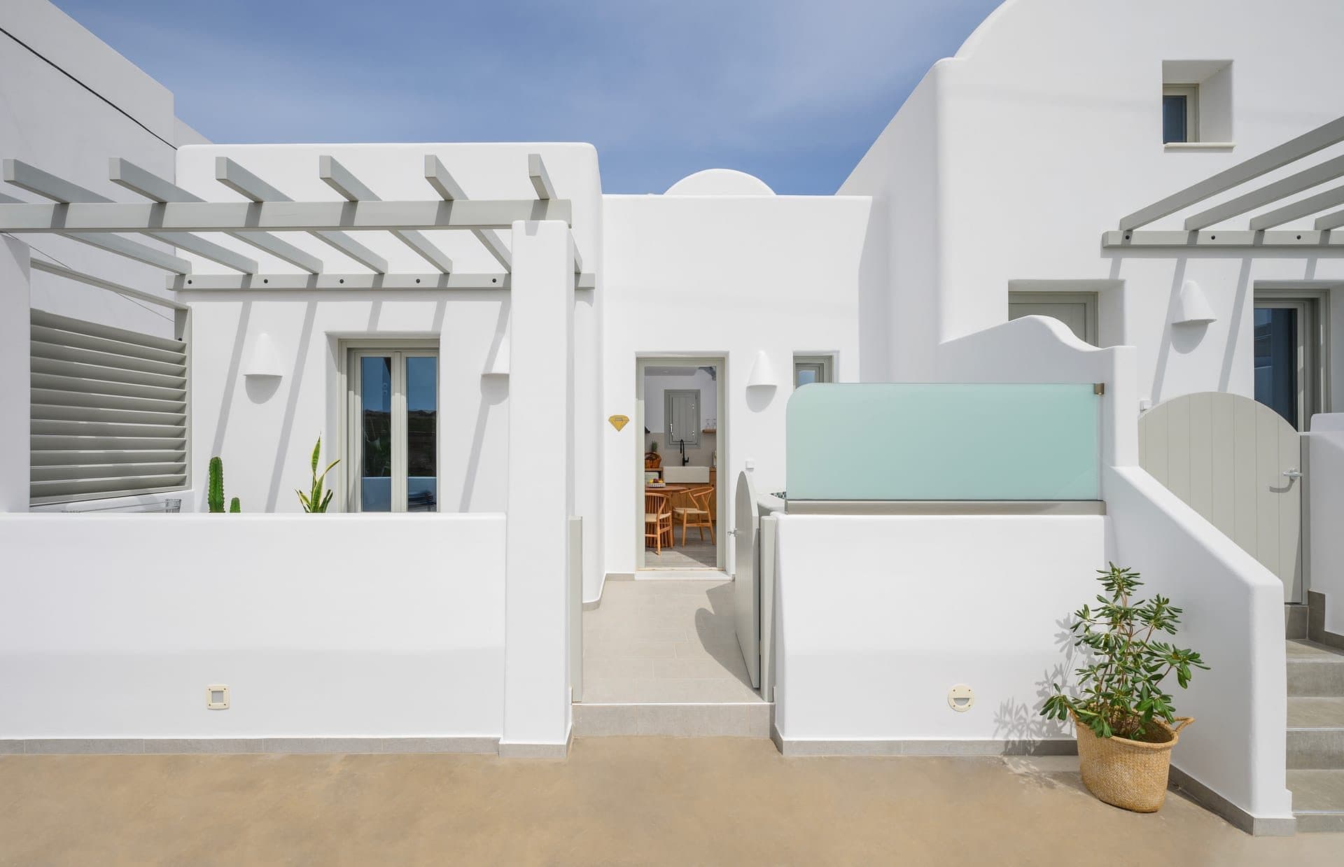 Gold Diamond Suite With Hot Tub, Fira – photo 18 of 25