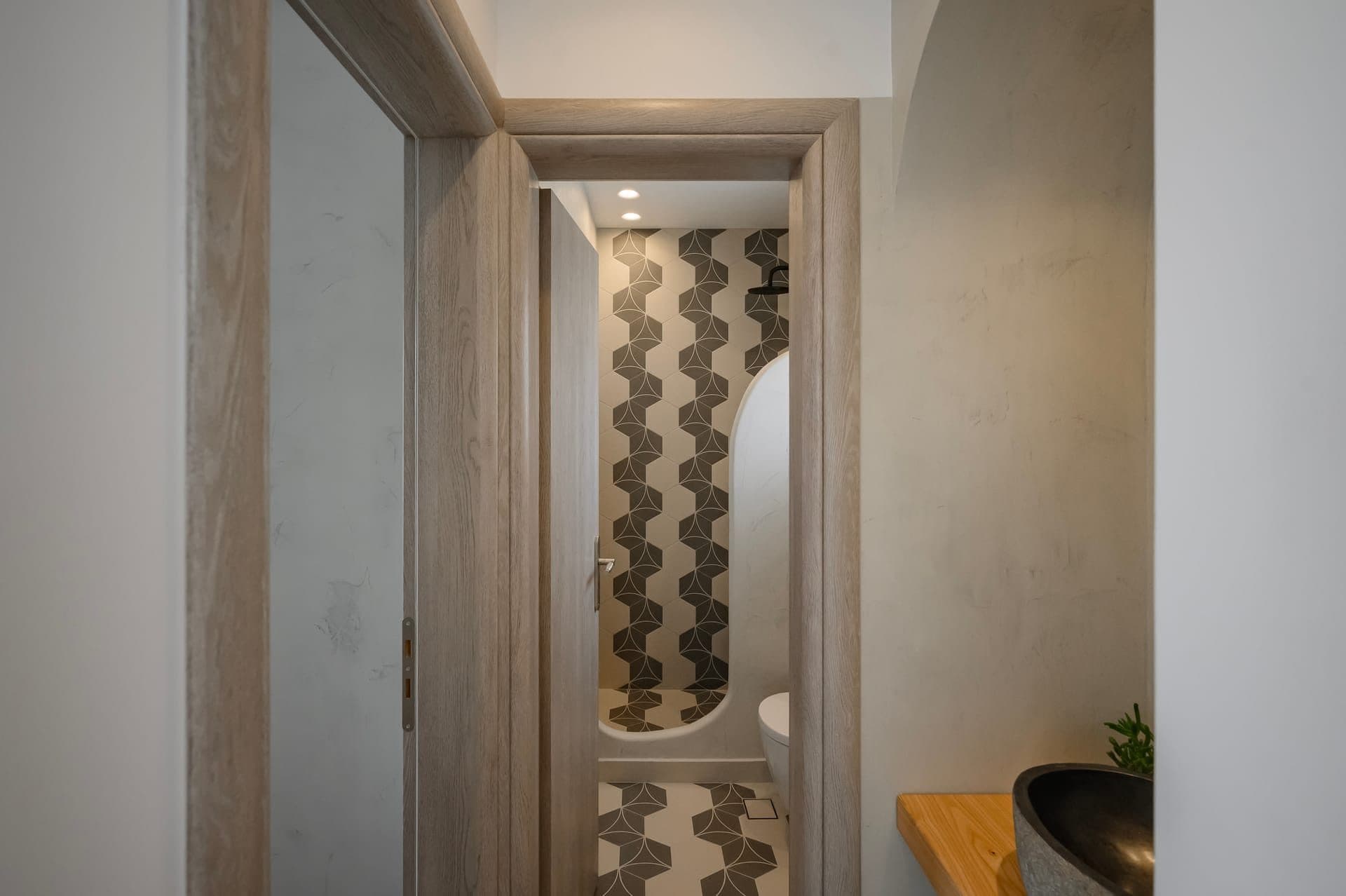 Gold Diamond Suite With Hot Tub, Fira – photo 21 of 25