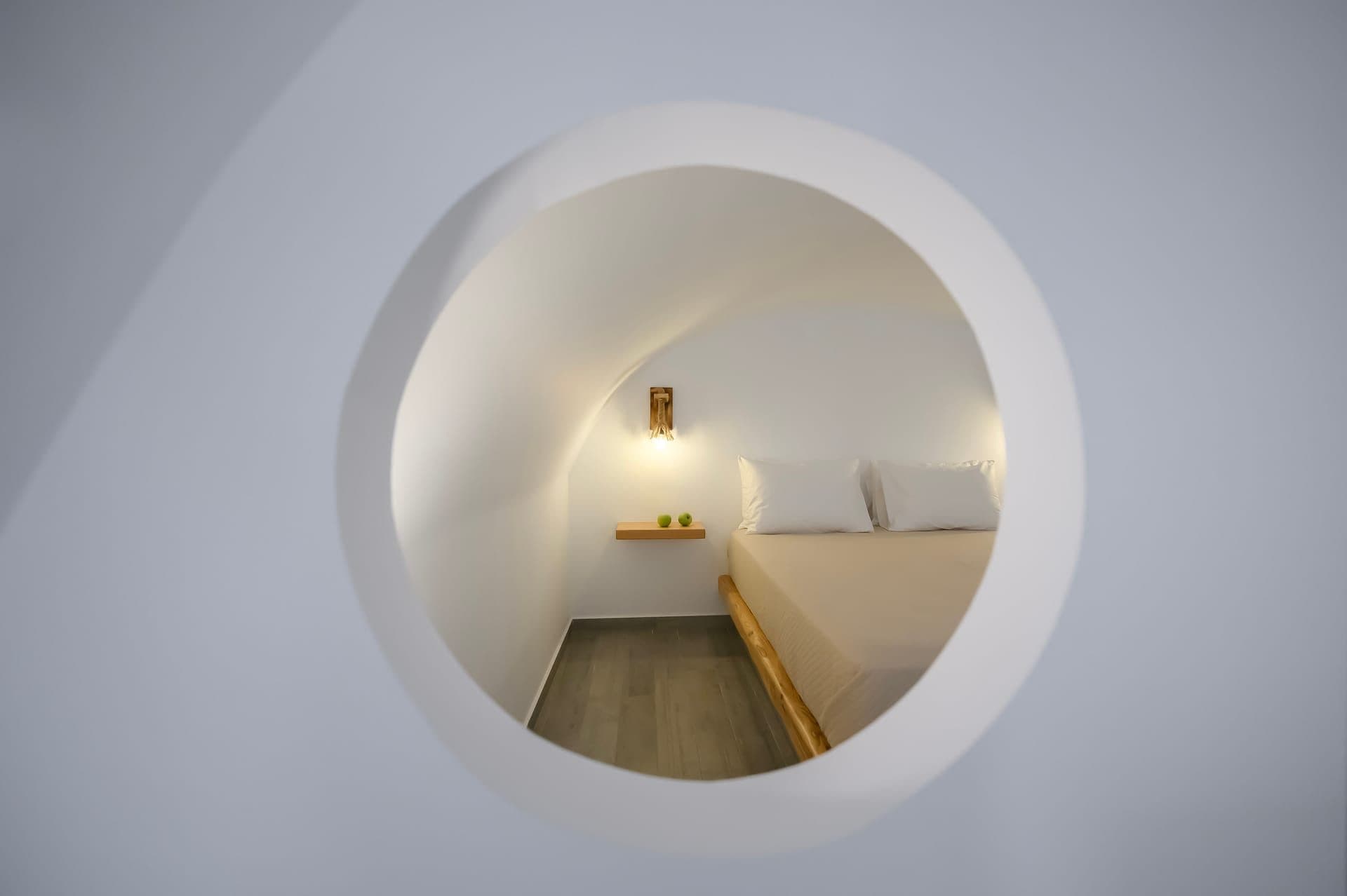 Green Diamond Suite with Hot Tub, Fira – photo 10 of 18