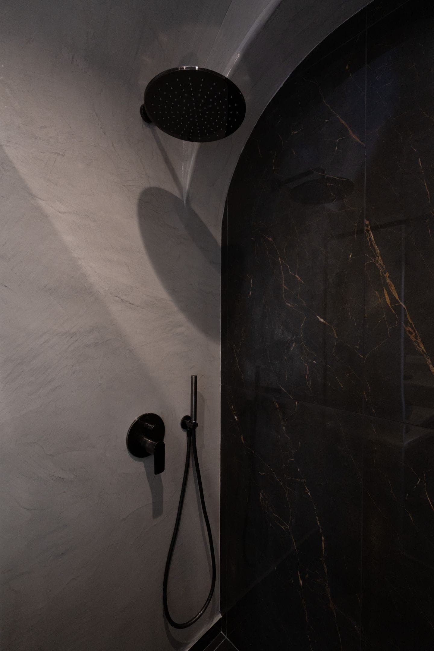 Black Diamond Suite with Hot Tub, Fira – photo 9 of 19