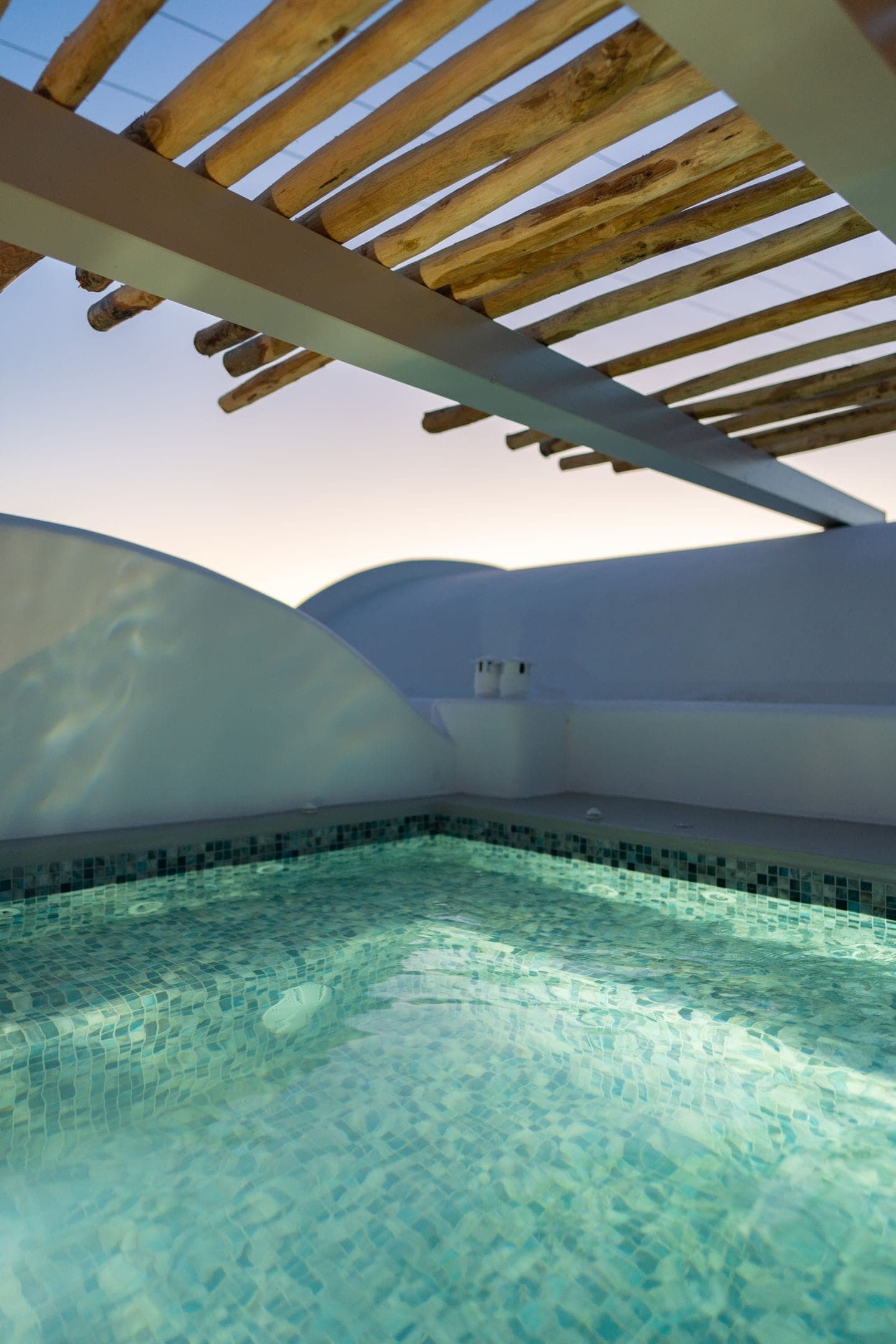 Black Diamond Suite with Hot Tub, Fira – photo 18 of 19