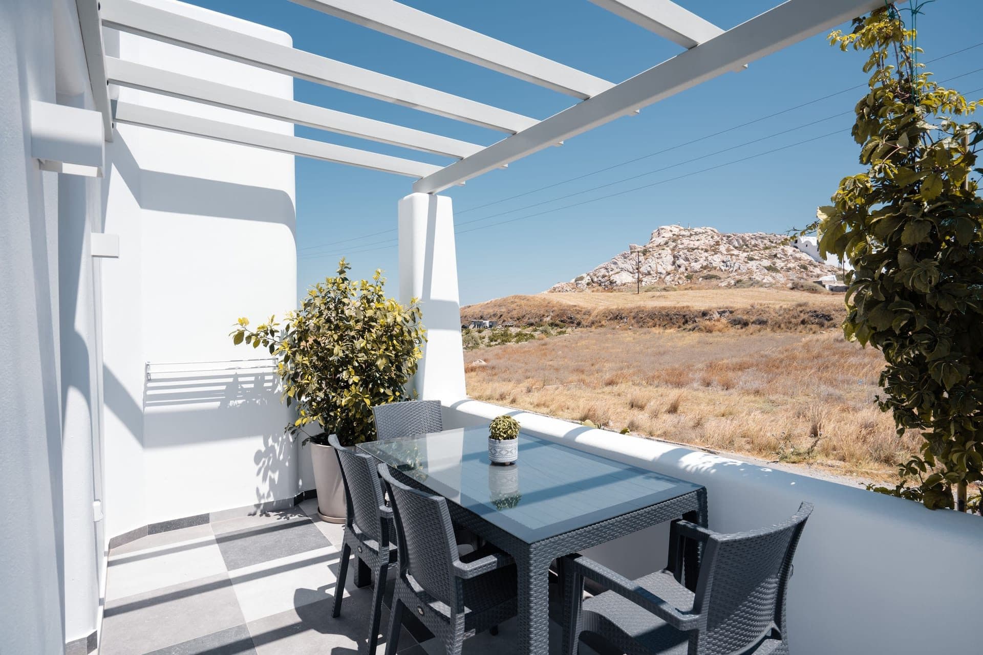 White Diamond Suite with Hot Tub, Fira – photo 16 of 22