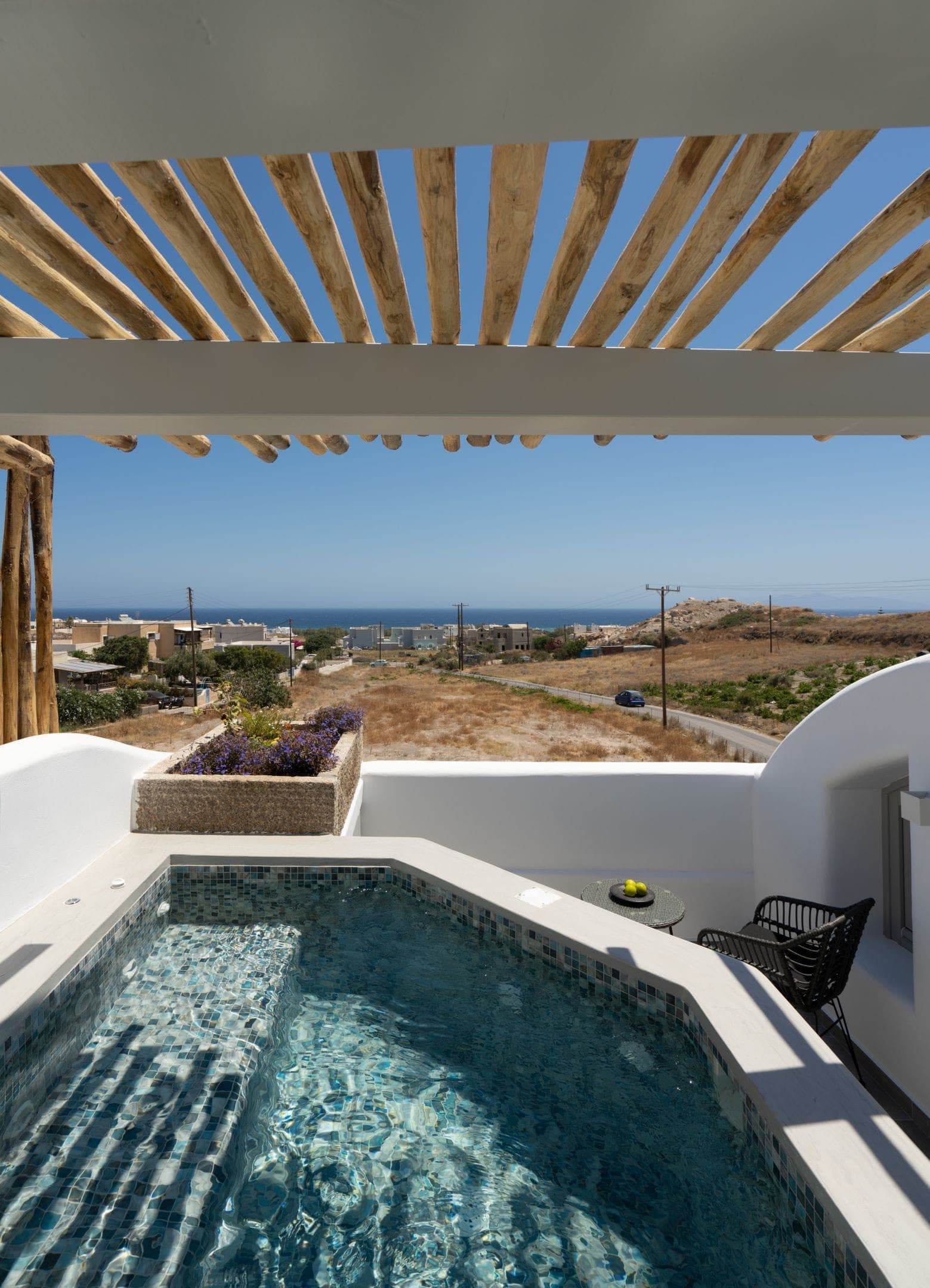 White Diamond Suite with Hot Tub, Fira – photo 15 of 22