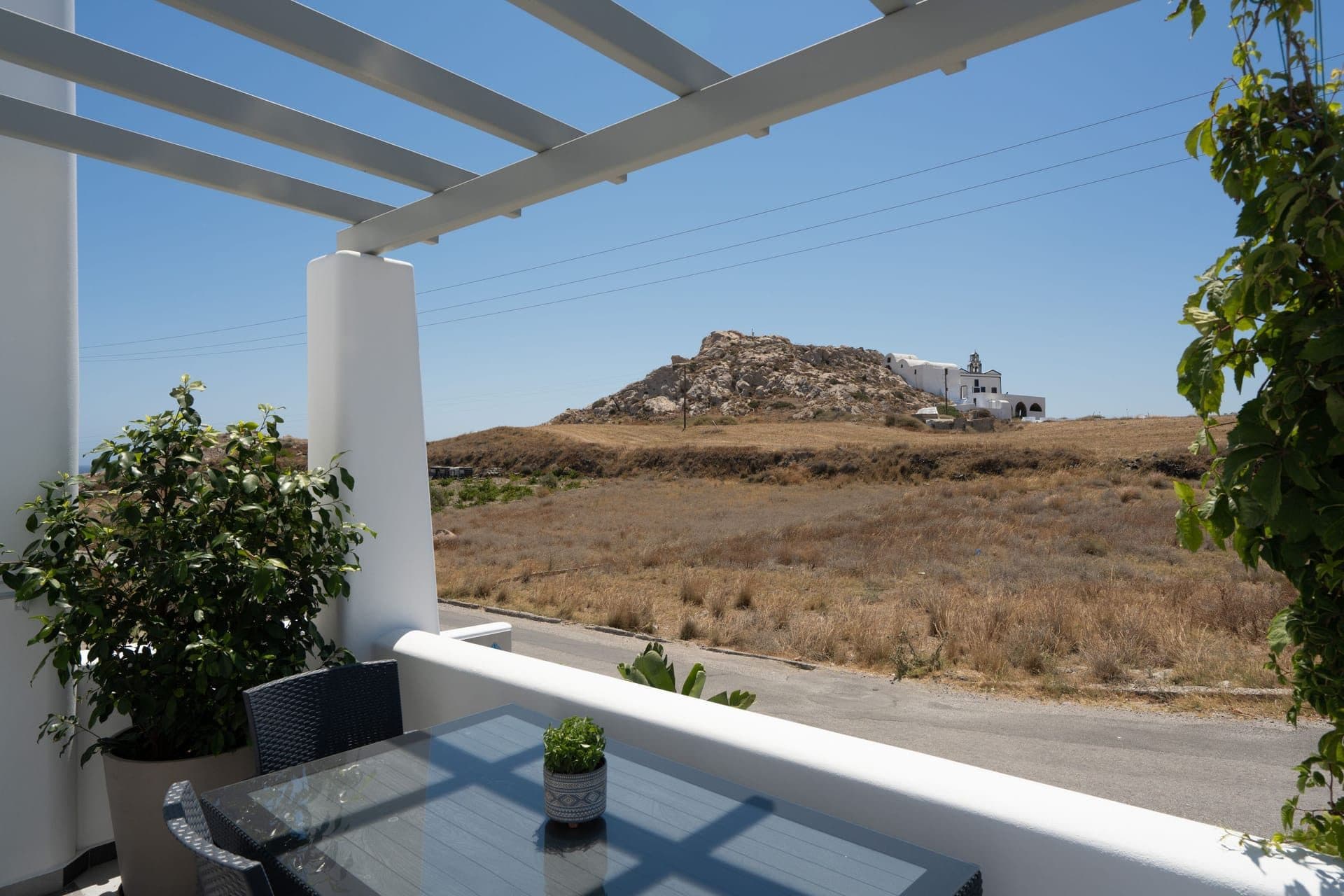 White Diamond Suite with Hot Tub, Fira – photo 7 of 22