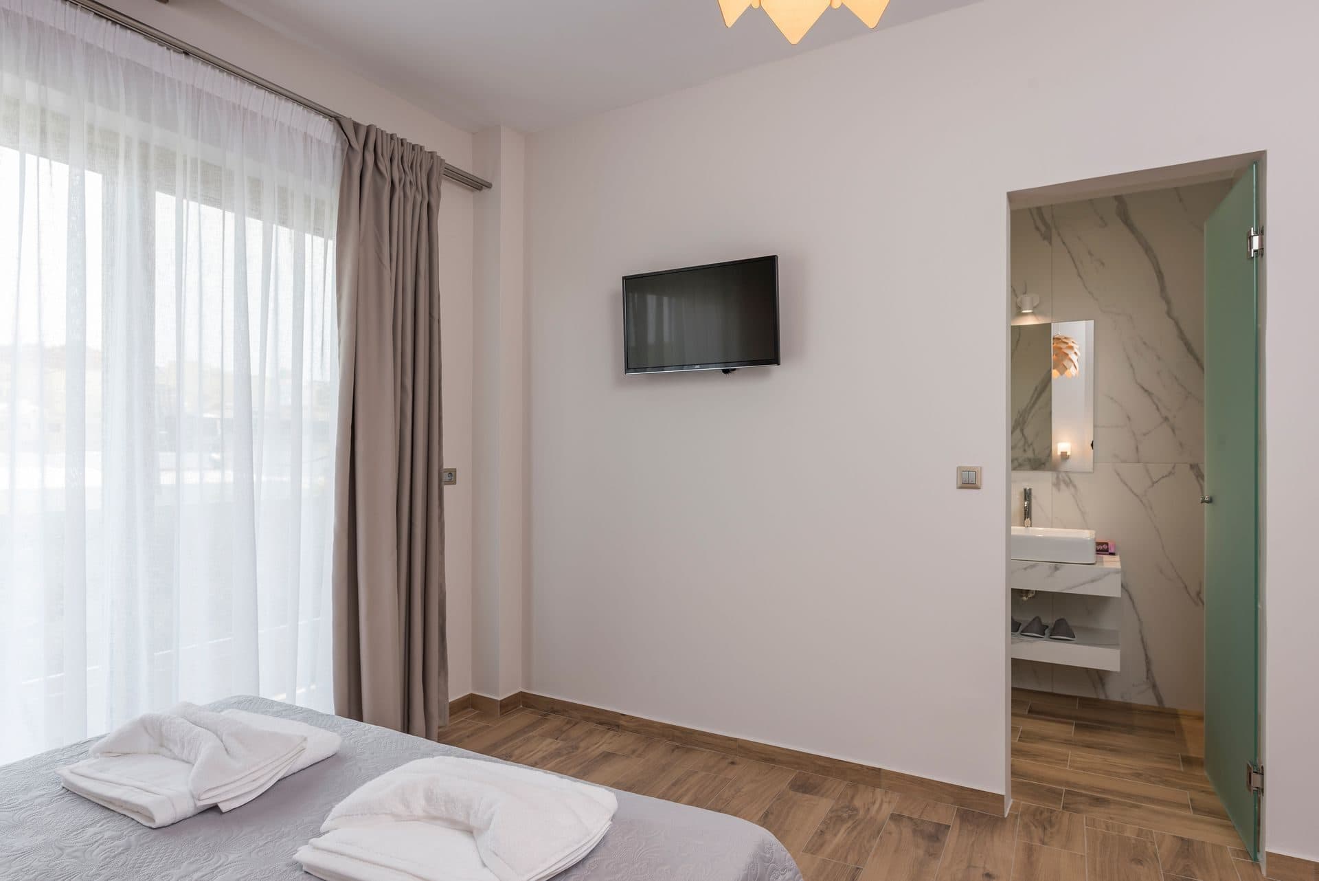 Luxury Double Room - Shared Kitchen - Side Sea View, Daratsos – photo 28 of 31