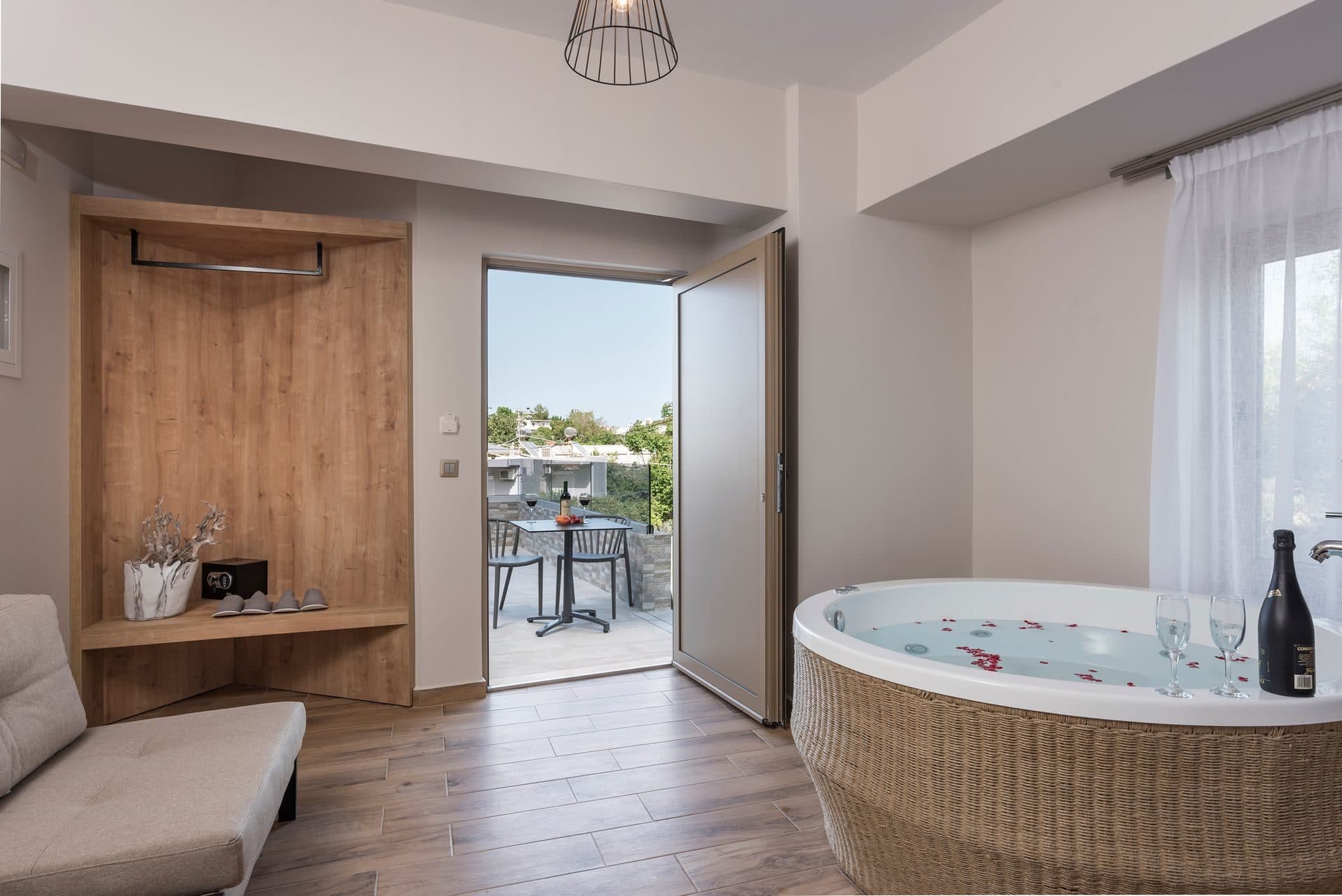 Luxury Room with Jacuzzi - Shared Kitchen - Sea View, Daratsos – photo 32 of 49
