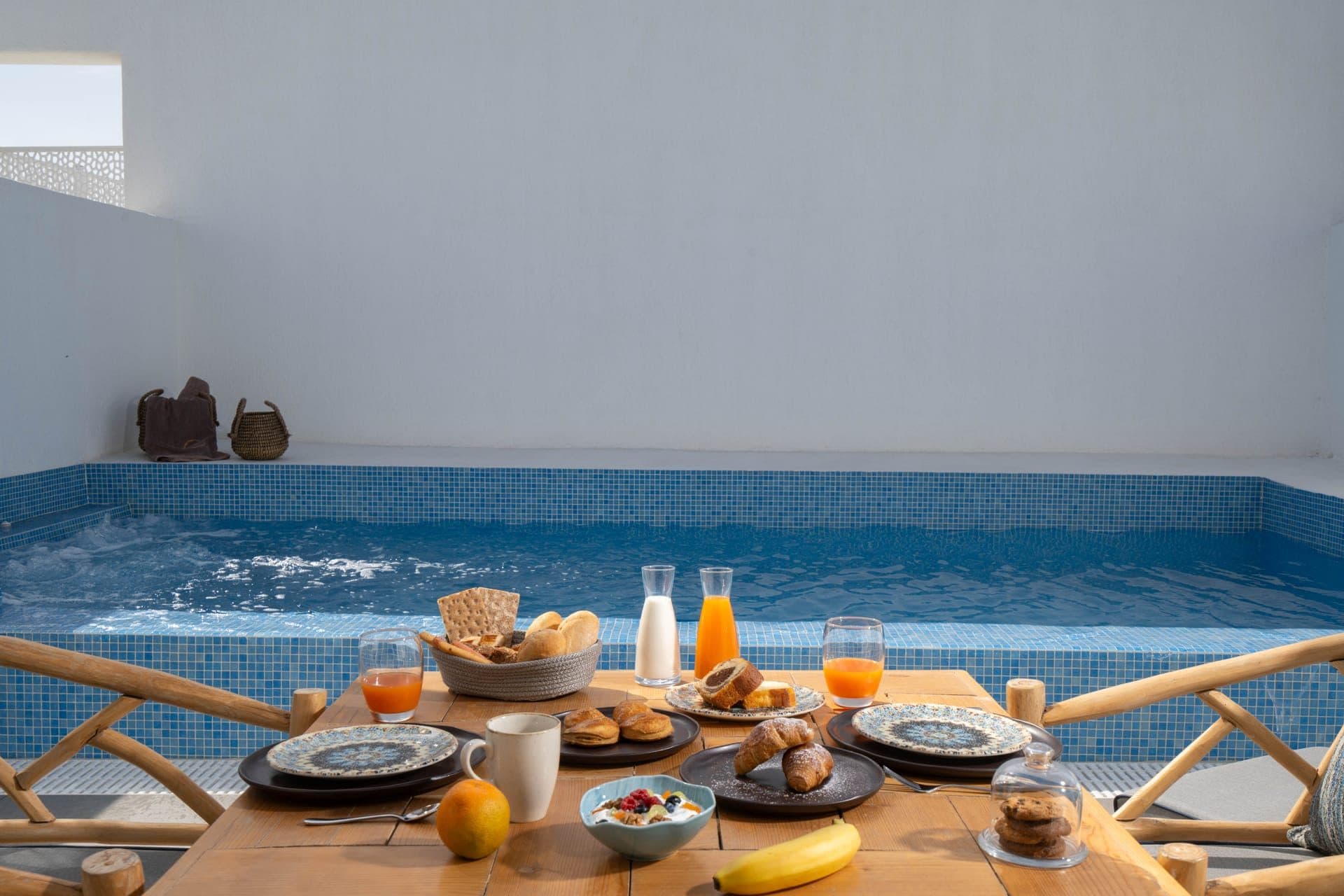 King suite with private jetted swimming pool, Exomitis – photo 11 of 23