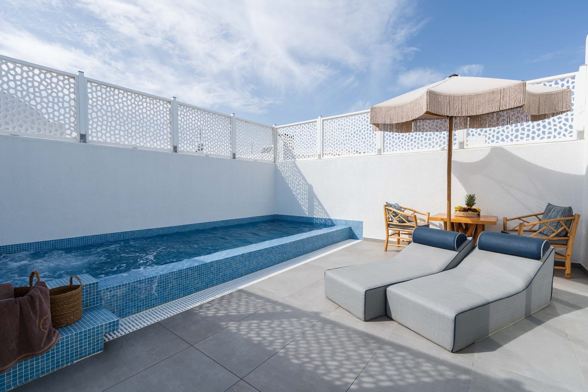 King suite with private jetted swimming pool, Exomitis – photo 13 of 23