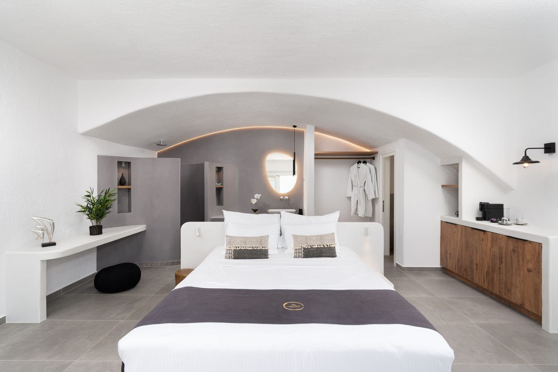 King suite with private jetted swimming pool, Exomitis – photo 7 of 23