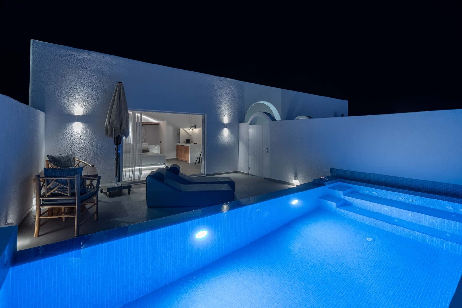 King suite with private jetted swimming pool, Exomitis – photo 3 of 23