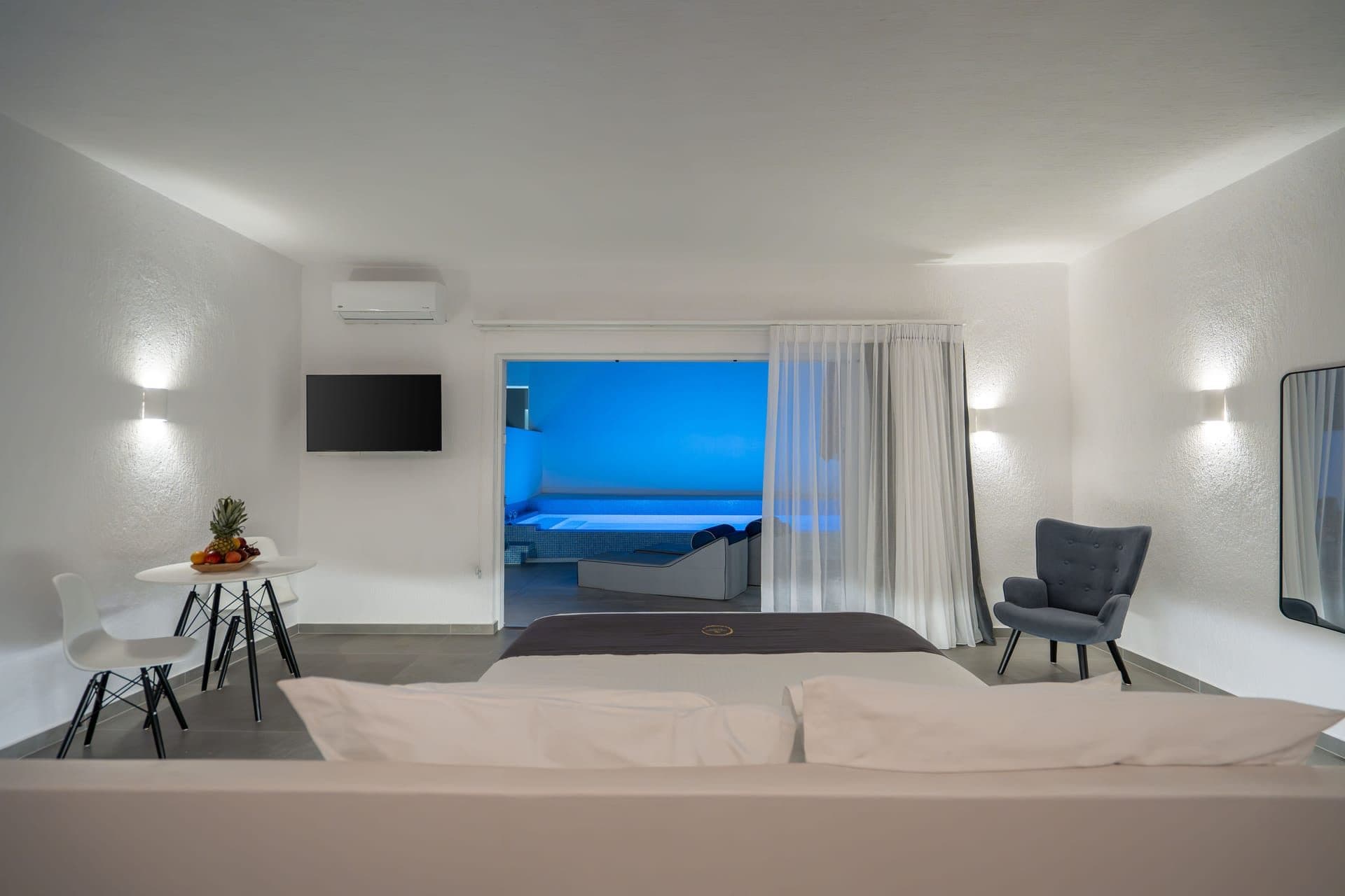 King suite with private jetted swimming pool, Exomitis – photo 17 of 23
