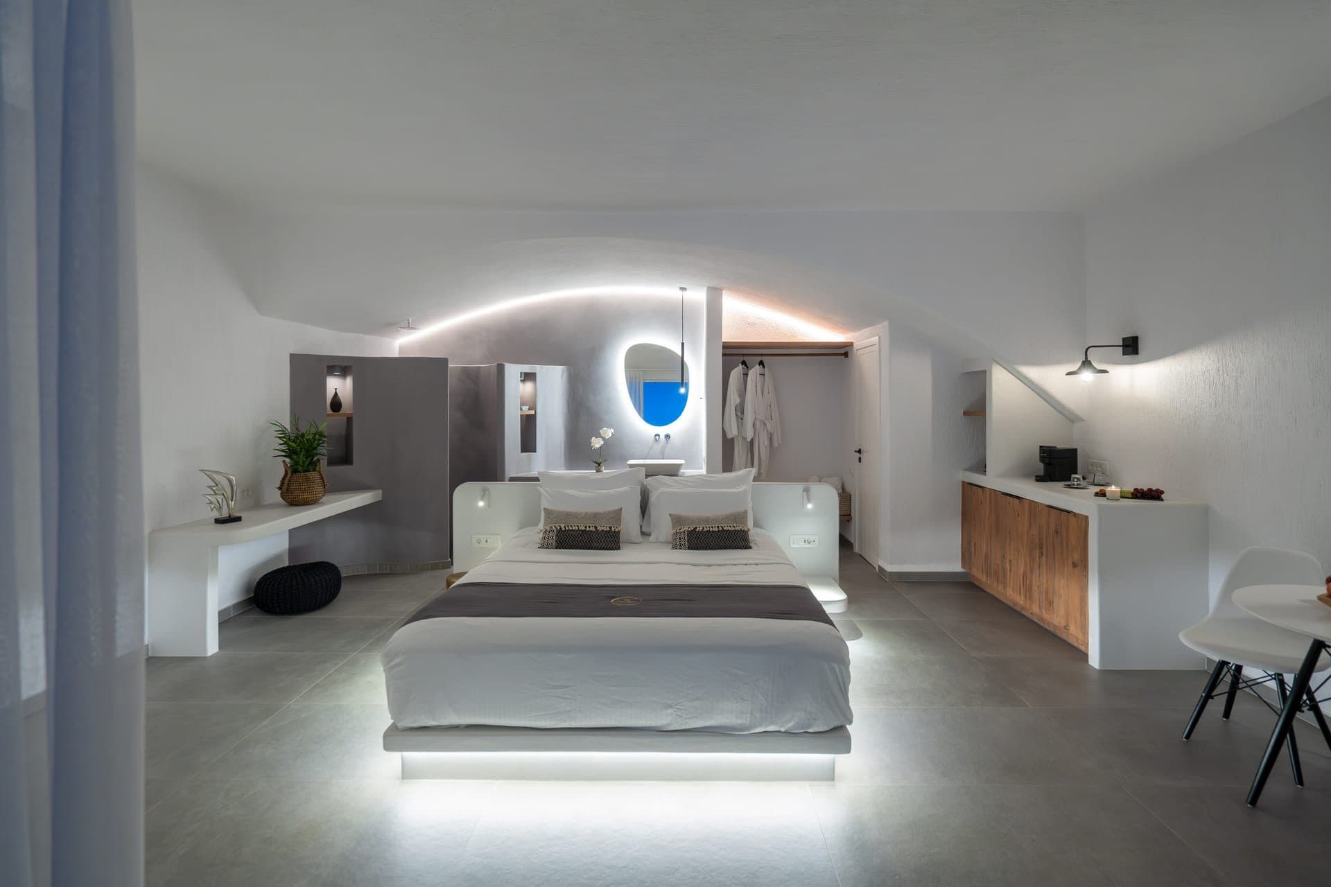 King suite with private jetted swimming pool, Exomitis – photo 22 of 23