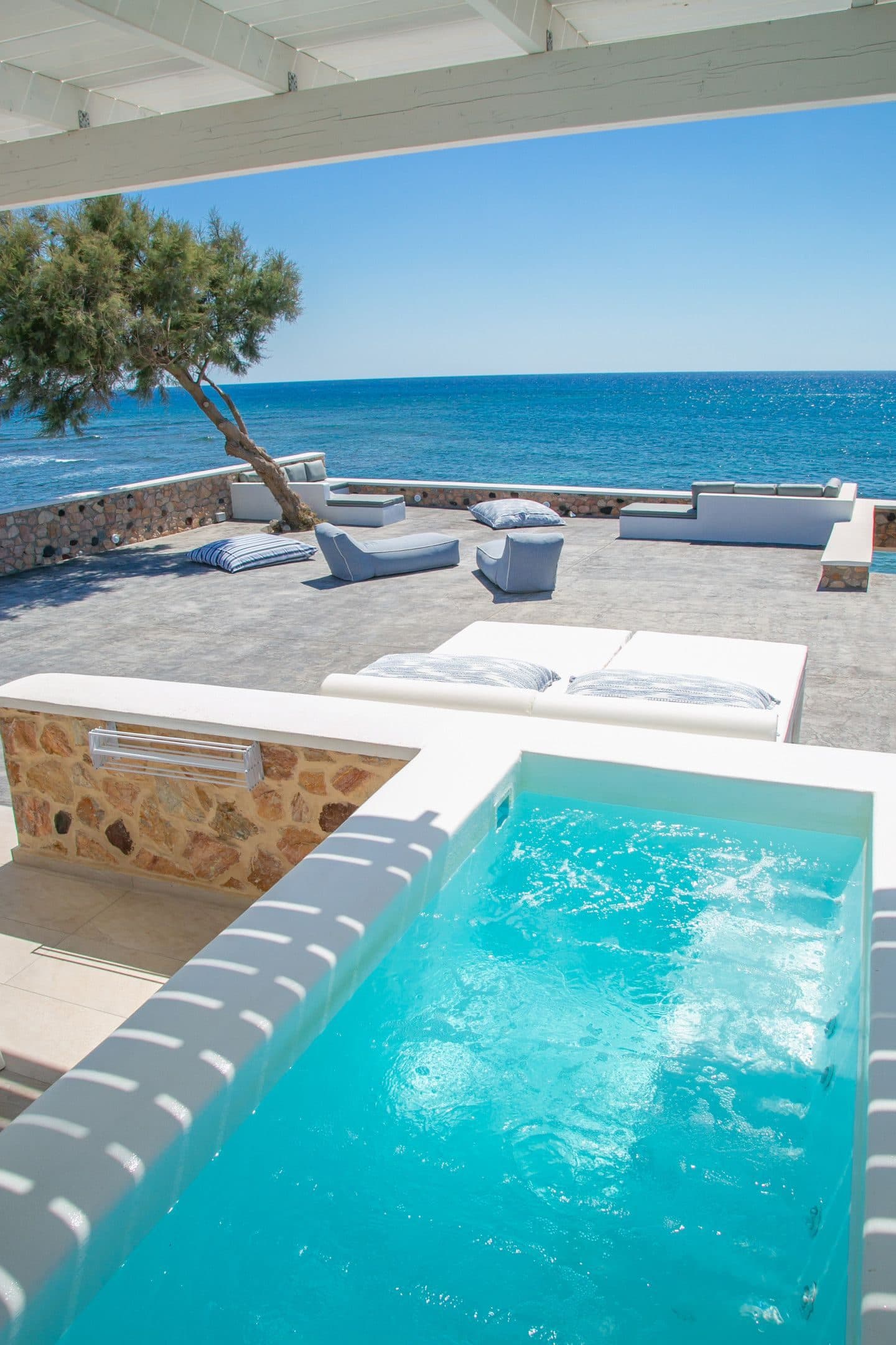 Elegant Suite with outdoor private hot tub & beachfront, Exomitis – photo 9 of 24