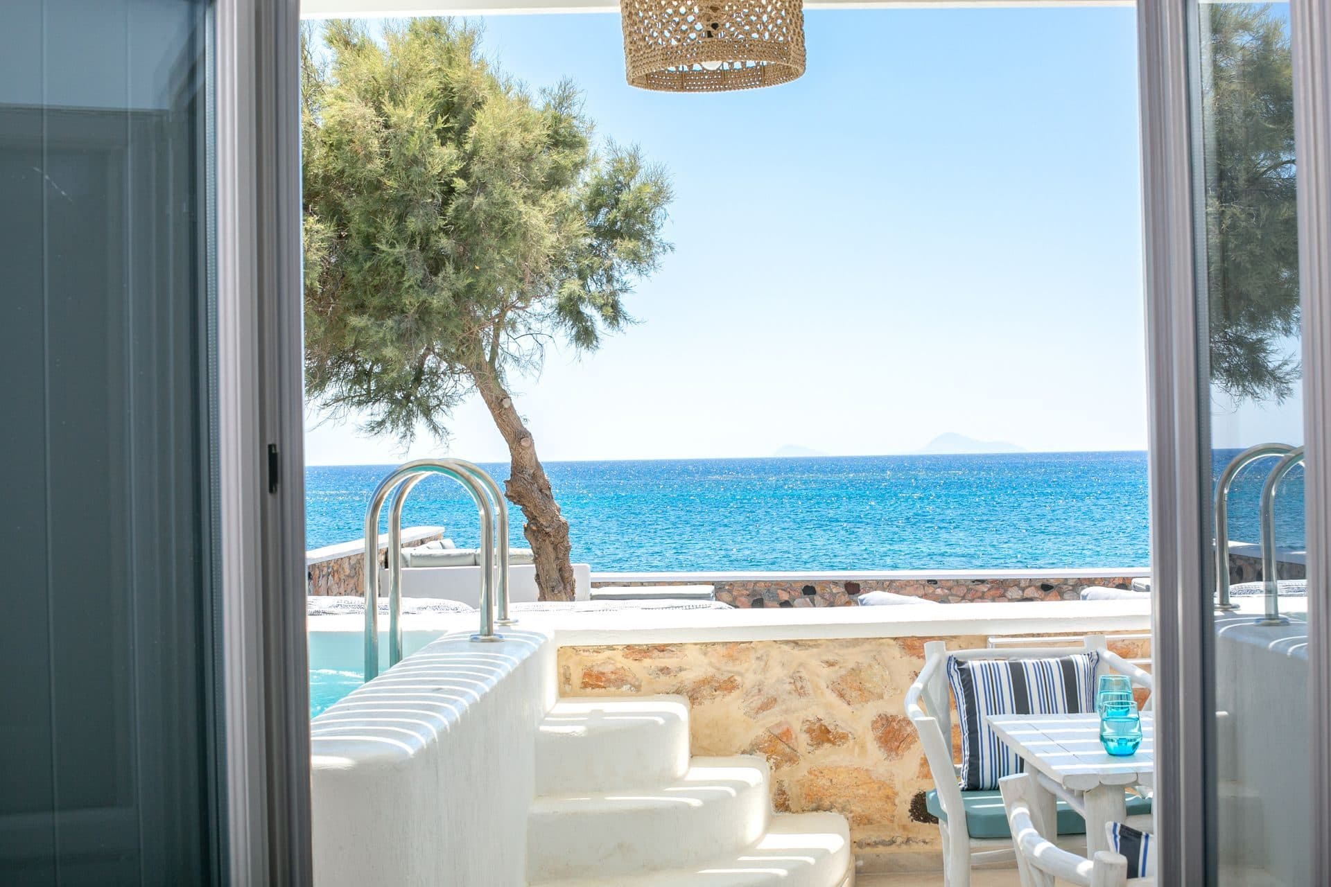 Luxury two-bedroom suite with private hot tub on the beachfront, Exomitis – photo 44 of 56