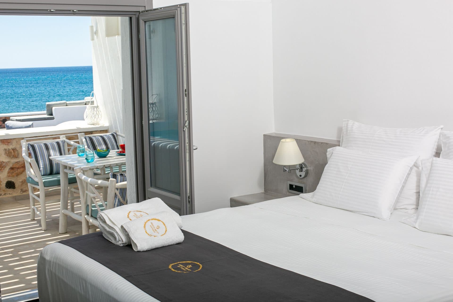 Luxury two-bedroom suite with private hot tub on the beachfront, Exomitis – photo 24 of 56