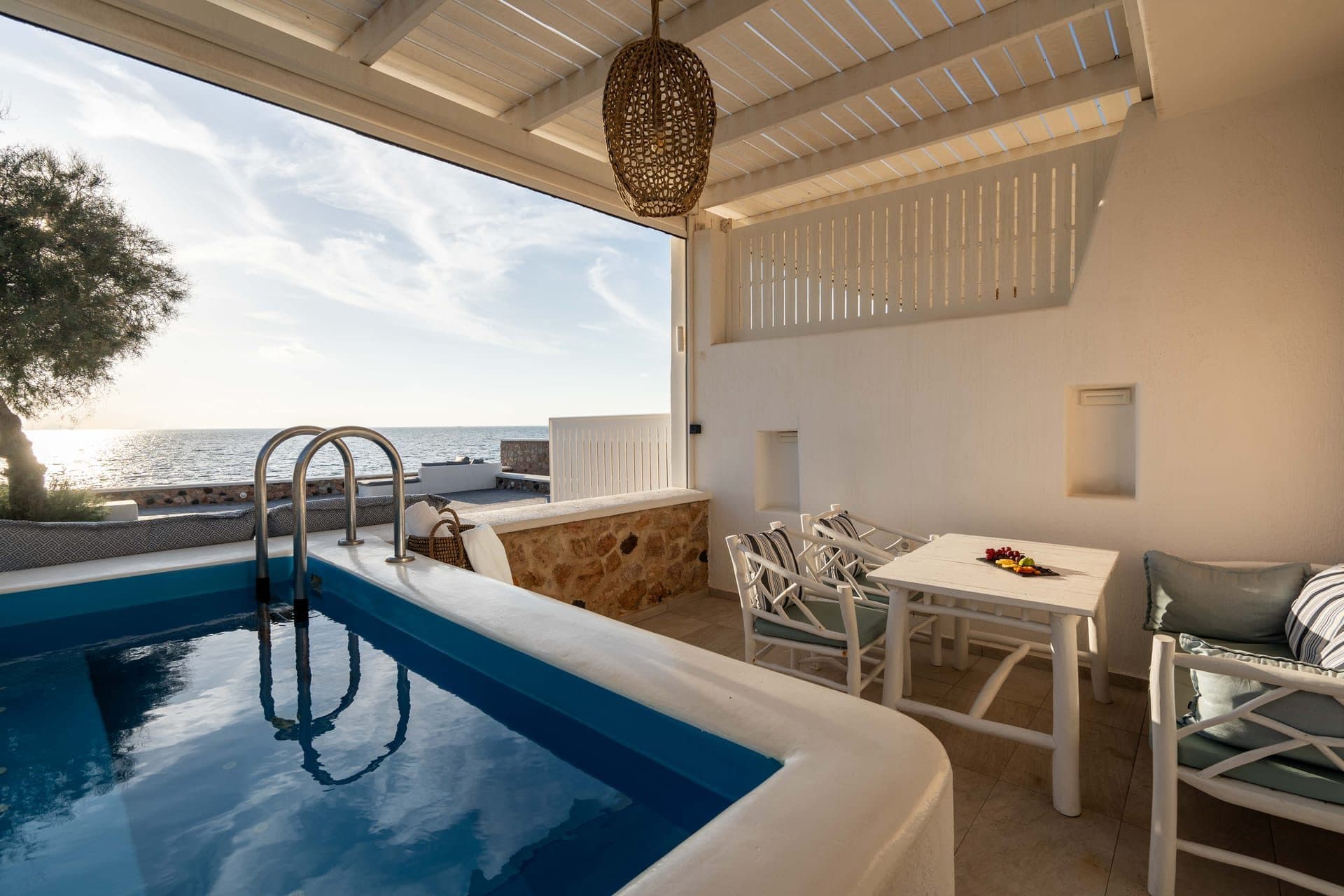 Luxury two-bedroom suite with private hot tub on the beachfront, Exomitis – photo 8 of 56