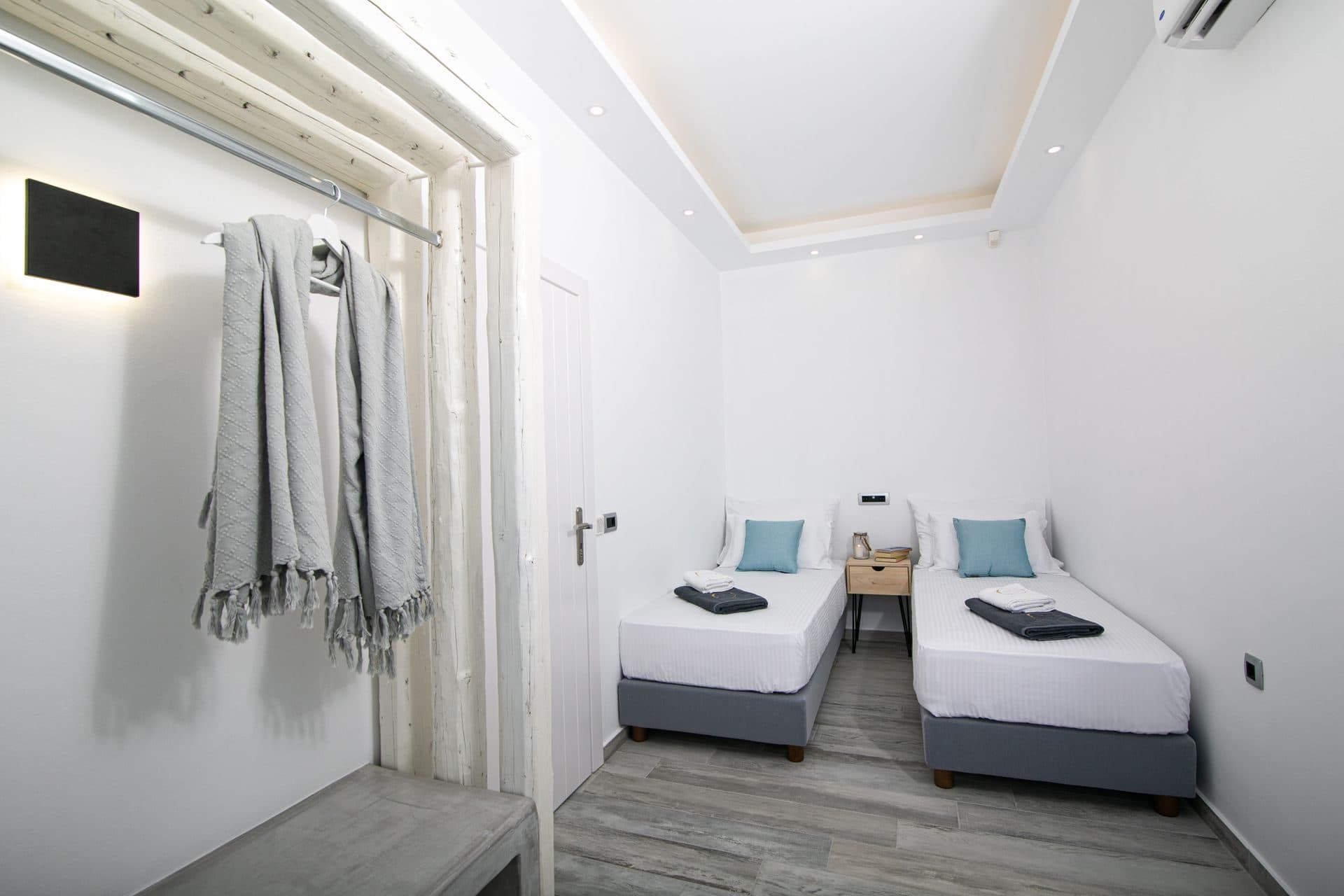 Luxury two-bedroom suite with private hot tub on the beachfront, Exomitis – photo 5 of 56