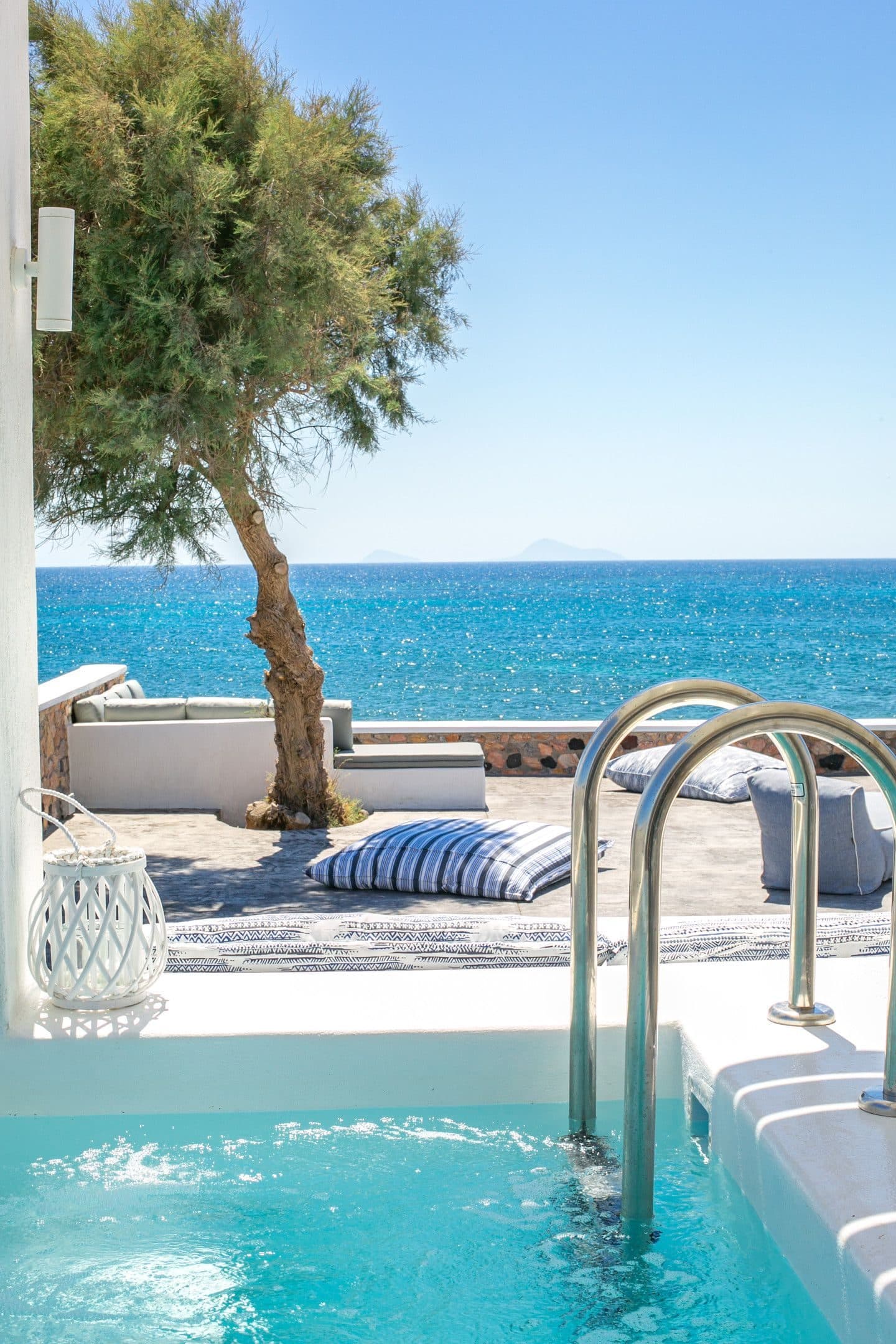 Luxury two-bedroom suite with private hot tub on the beachfront, Exomitis – photo 52 of 56