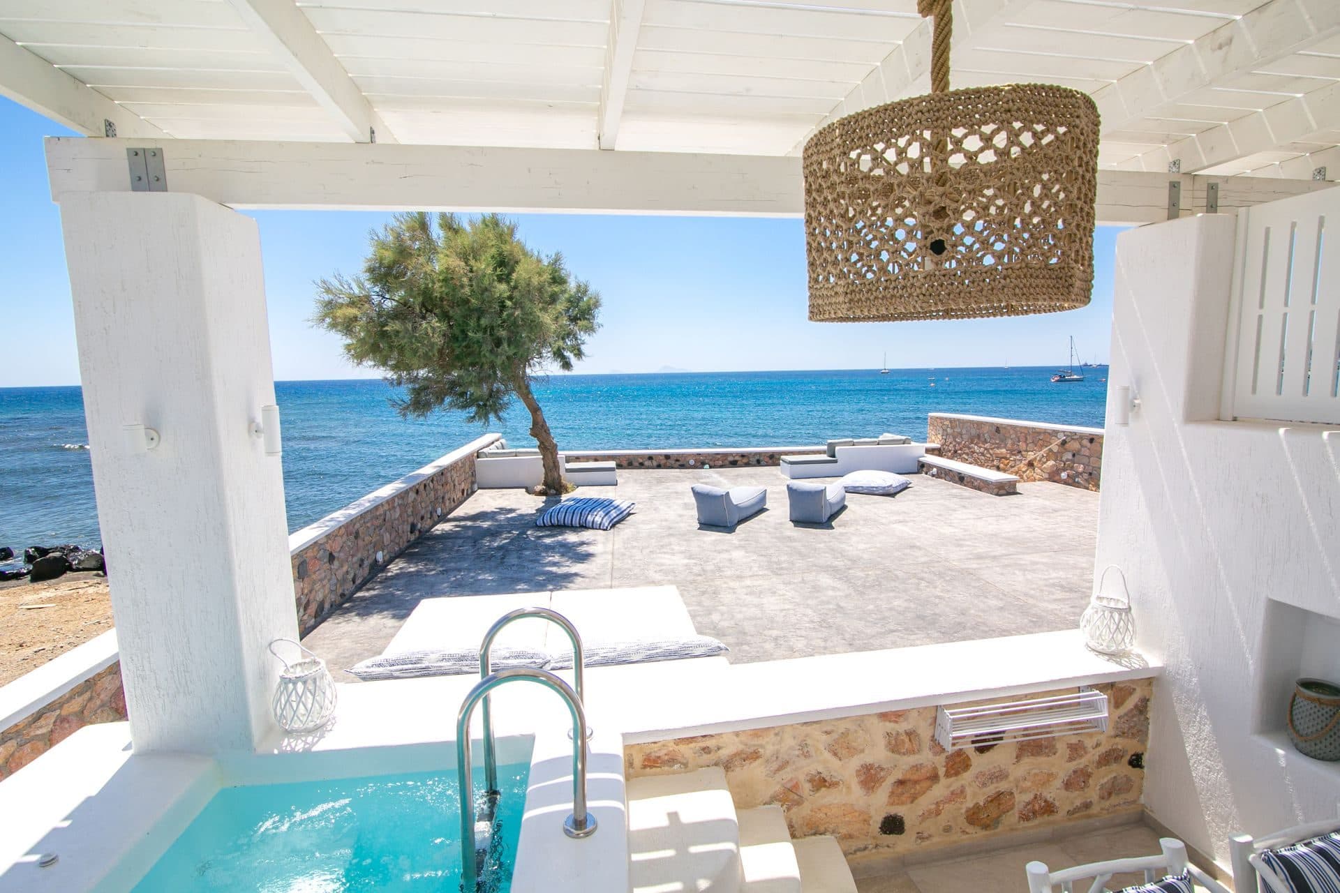 Luxury two-bedroom suite with private hot tub on the beachfront, Exomitis – photo 37 of 56