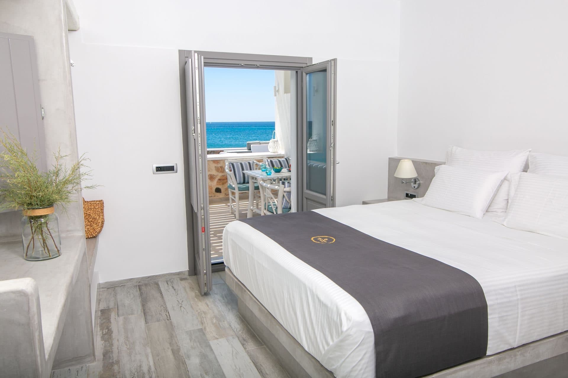 Luxury two-bedroom suite with private hot tub on the beachfront, Exomitis – photo 29 of 56