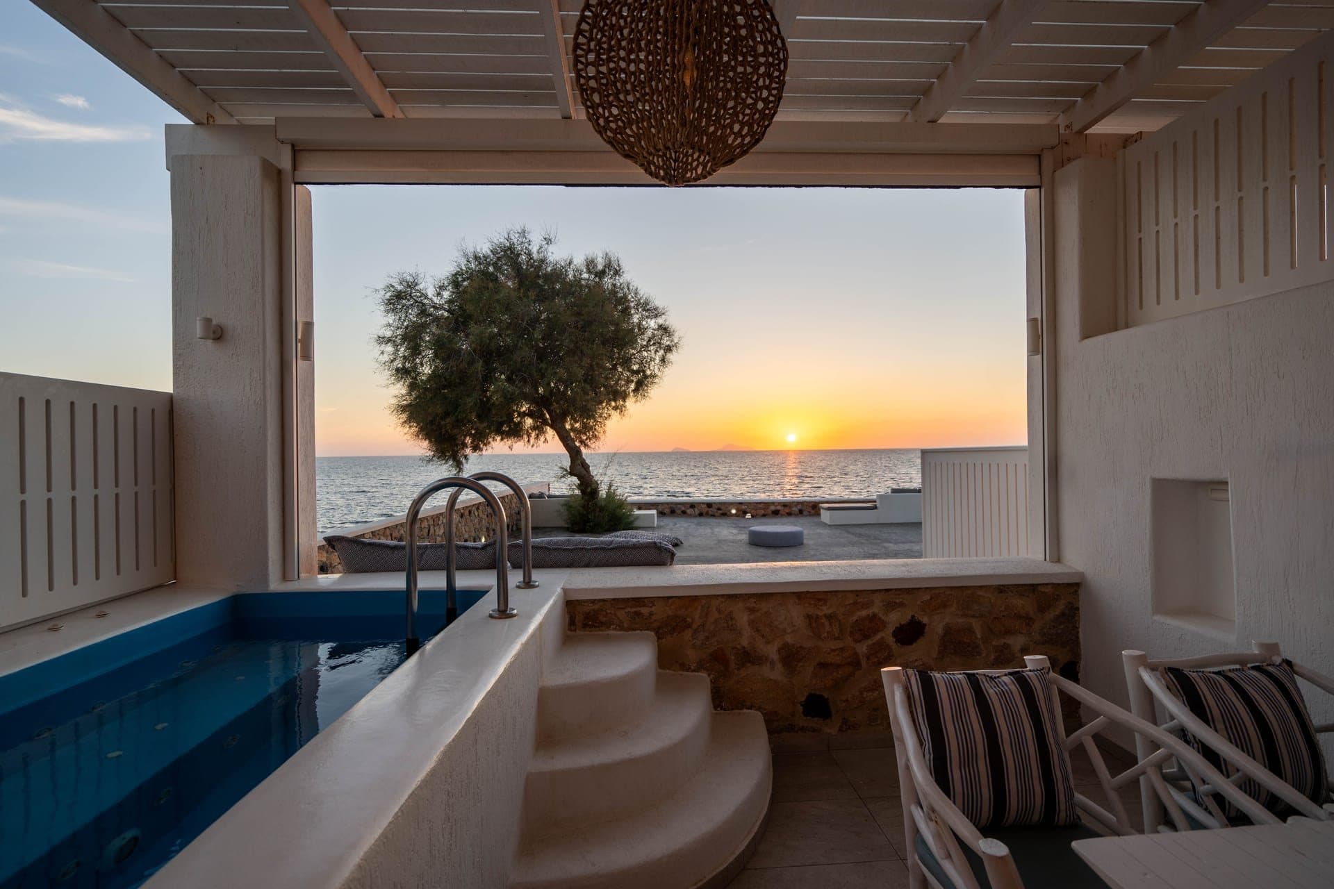 Luxury two-bedroom suite with private hot tub on the beachfront, Exomitis – photo 2 of 56