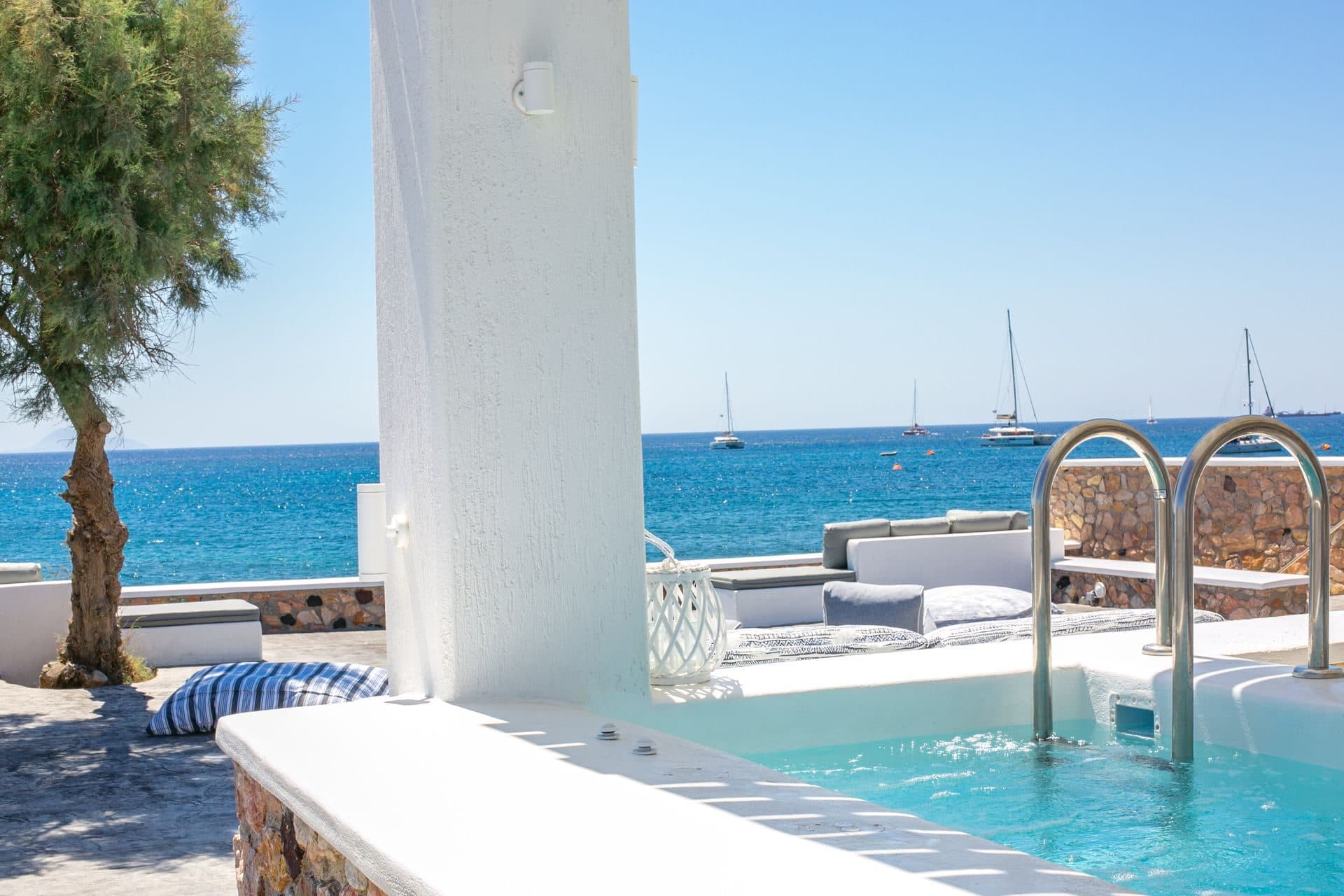 Luxury two-bedroom suite with private hot tub on the beachfront, Exomitis – photo 48 of 56