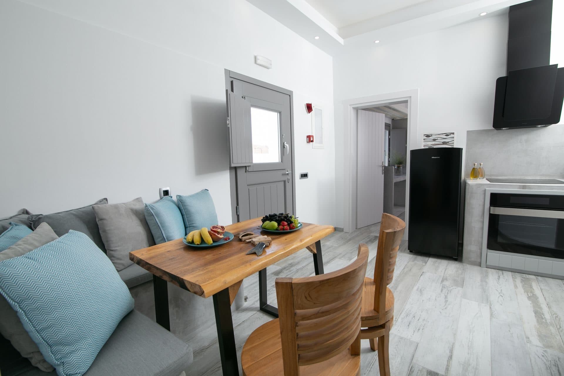 Luxury two-bedroom suite with private hot tub on the beachfront, Exomitis – photo 13 of 56