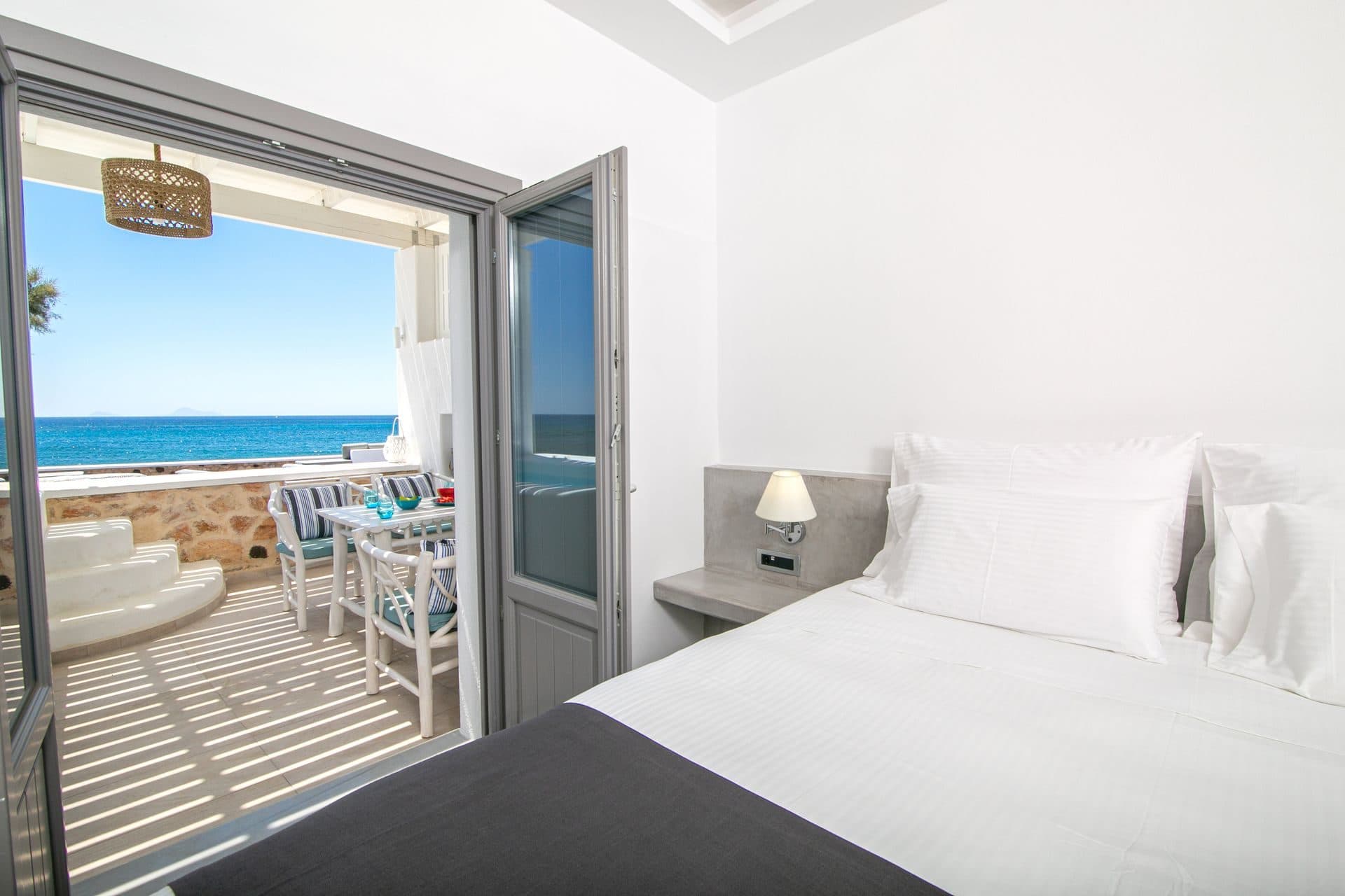 Luxury two-bedroom suite with private hot tub on the beachfront, Exomitis – photo 30 of 56
