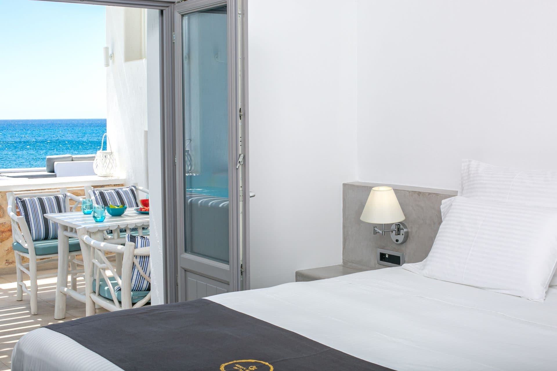 Luxury two-bedroom suite with private hot tub on the beachfront, Exomitis – photo 41 of 56