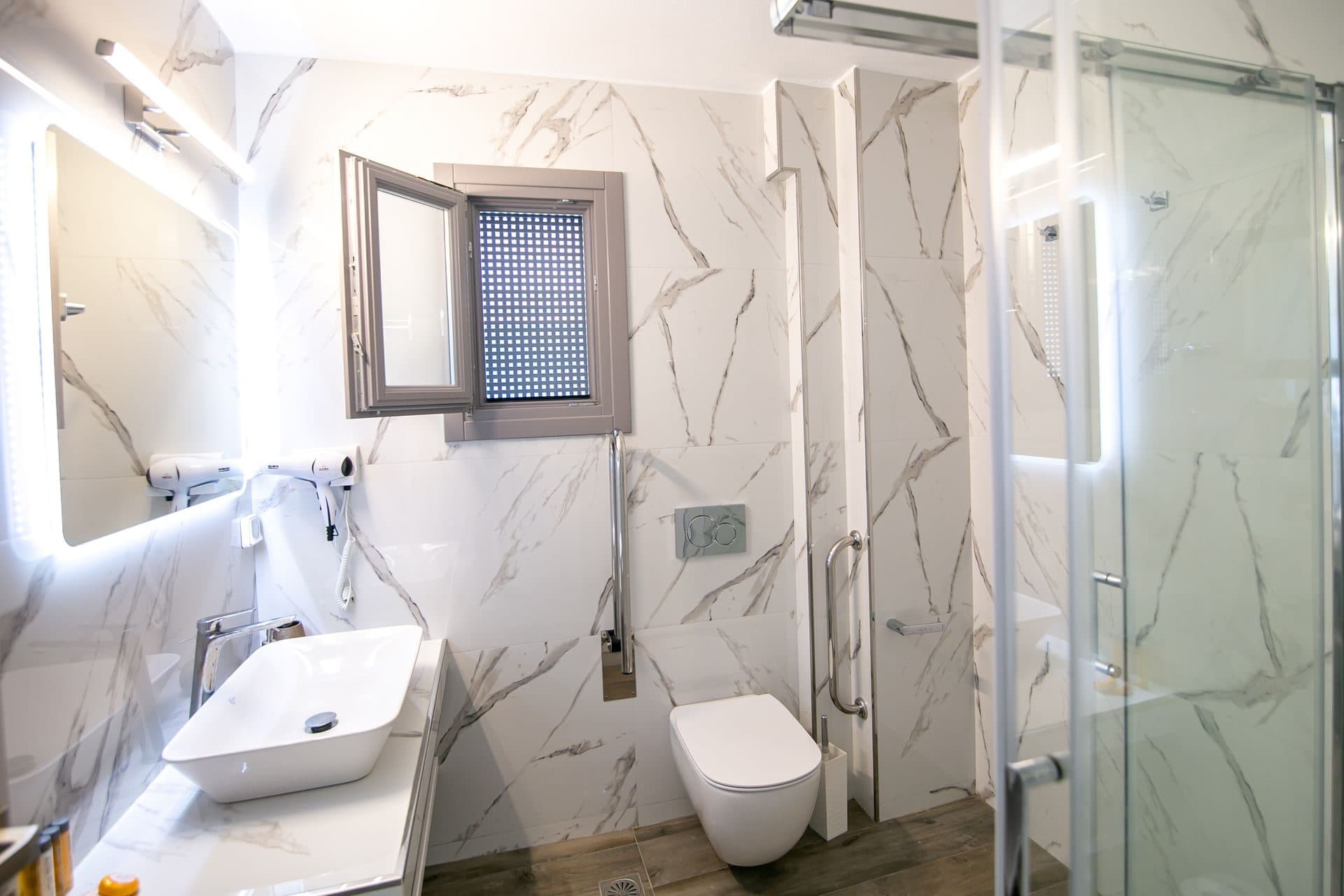 Executive Duplex Three Bedroom Villa with two hot tubs and beach front, Exomitis – photo 5 of 50