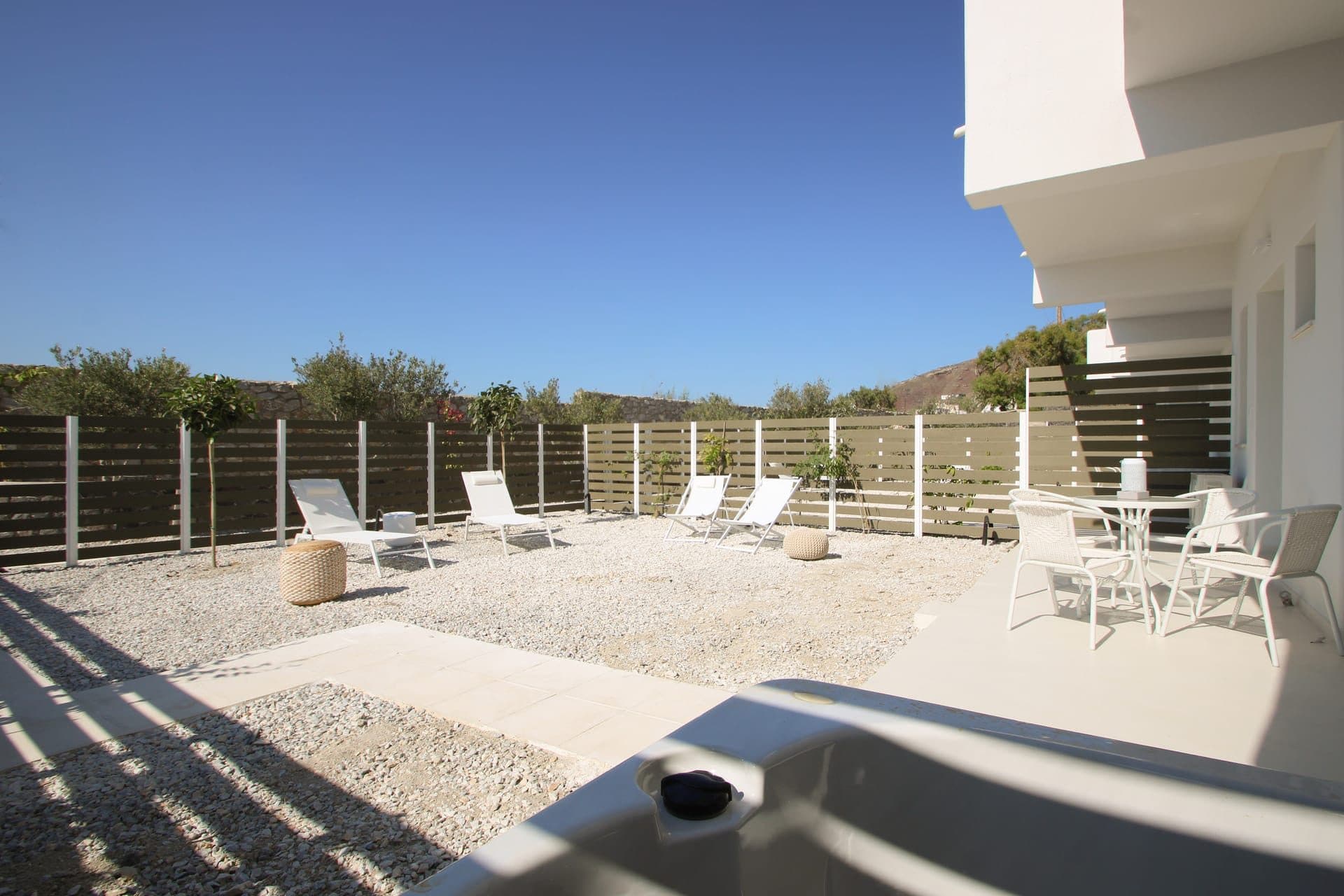 Junior Suite with Hot Tub and Garden View, Finikia – photo 3 of 27